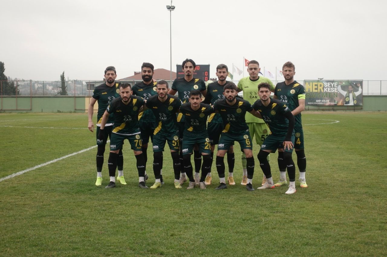 TFF 3. Lig ekiplerinden Darıca Gençlerbirliği, sahasında Çarşambaspor’u 1-0 mağlup etti. 3 puanı hanesine yazdıran sarı-yeşilliler, puan ...