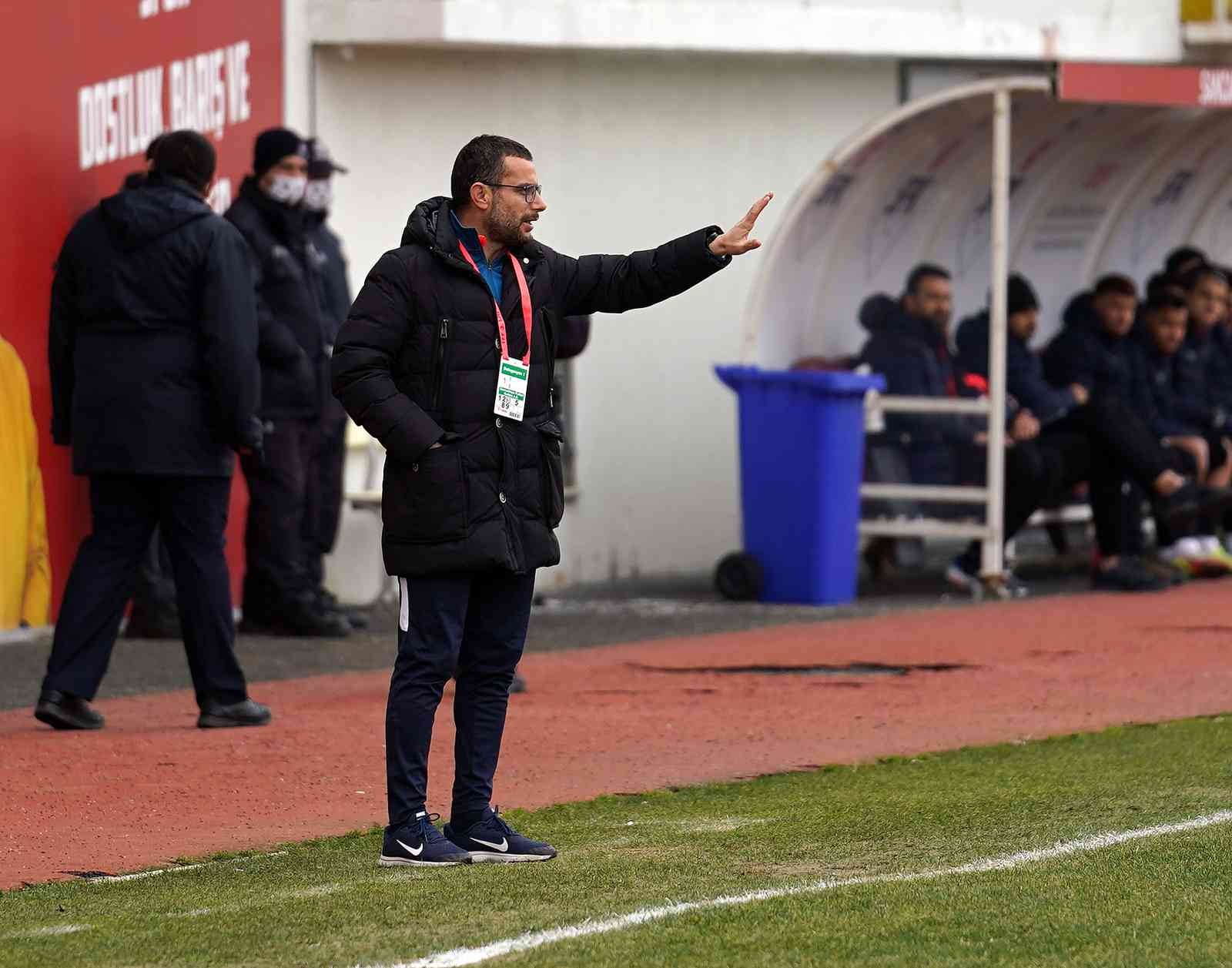 TFF 3. Lig 1. Grup 24. hafta mücadelesinde Sancaktepe Futbol Kulübü, sahasında karşılaştığı Nevşehir Belediyespor’a 2-1 yenildi. Stat: 15 Temmuz ...