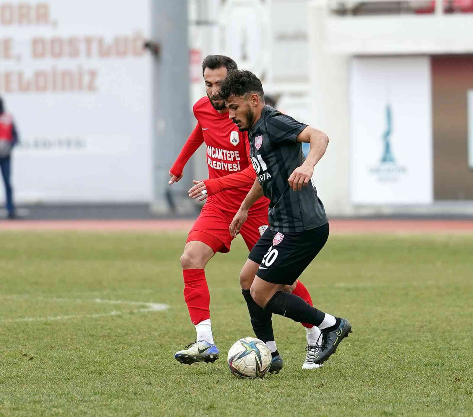 TFF 3. Lig 1. Grup 24. hafta mücadelesinde Sancaktepe Futbol Kulübü, sahasında karşılaştığı Nevşehir Belediyespor’a 2-1 yenildi. Stat: 15 Temmuz ...