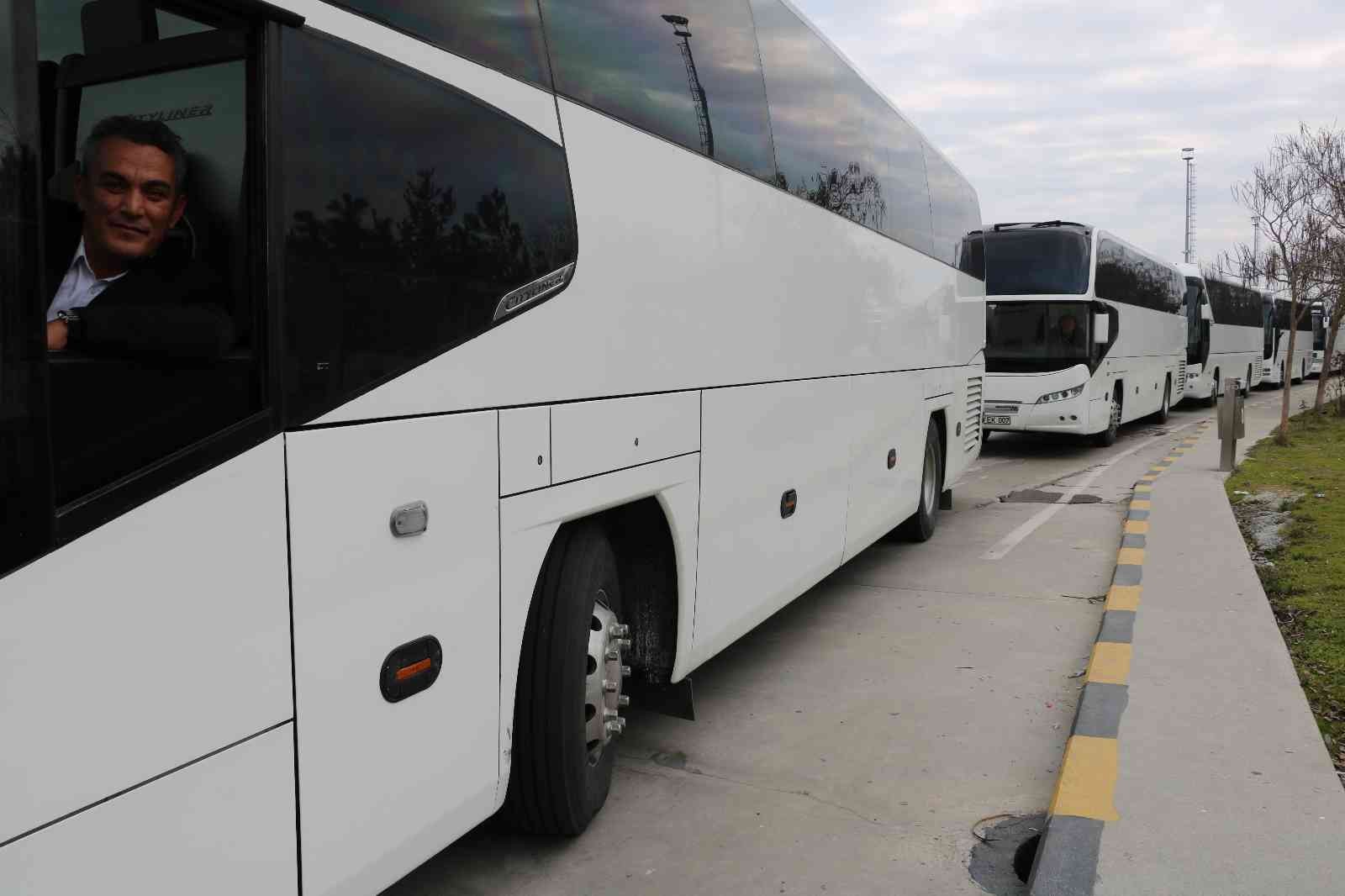 Rusya’nın Ukrayna’ya askeri saldırısı sonucu Ukrayna’da bulunan Türk vatandaşlarının tahliyesi için onlarca otobüs Kapıkule Sınır Kapısı’ndan ...