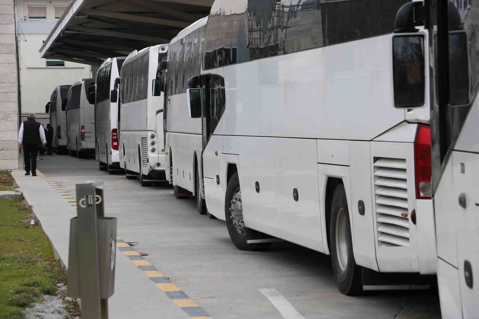 Rusya’nın Ukrayna’ya askeri saldırısı sonucu Ukrayna’da bulunan Türk vatandaşlarının tahliyesi için onlarca otobüs Kapıkule Sınır Kapısı’ndan ...