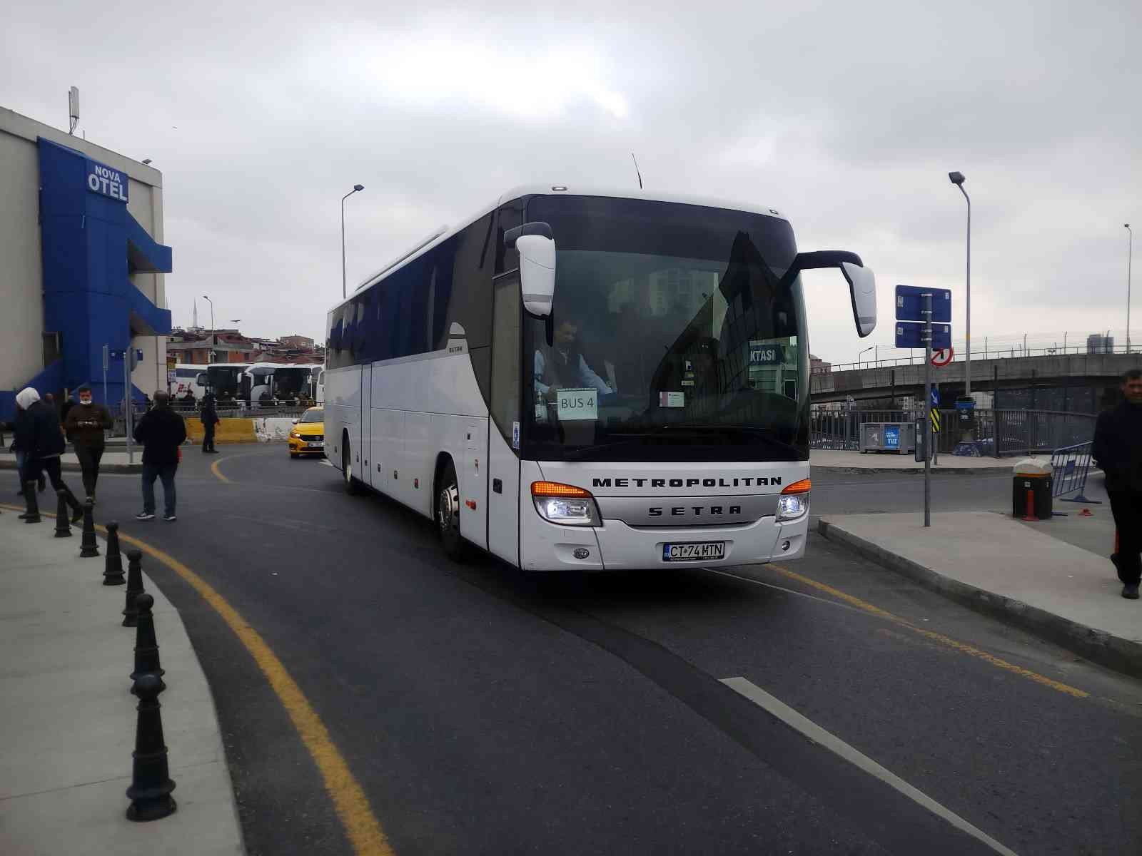 Rusya’nın Ukrayna’ya saldırısı sonrası kara yoluyla bölgeden tahliye edilen Türk vatandaşları İstanbul’a geldi. Rusya’nın Ukrayna’ya saldırısı ...