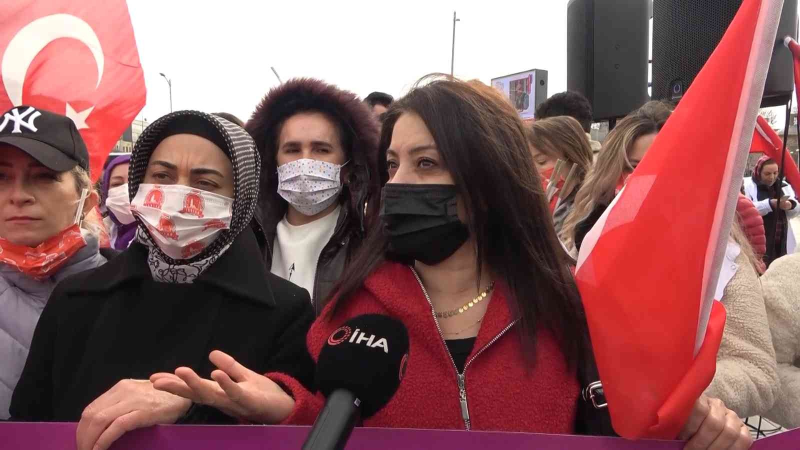 Danıştay tarafından verilen karar sonrası güzellik salonlarında fotoepilasyon cihazlarının kullanımının yasaklanmasına karşı Türkiye’nin dört bir ...