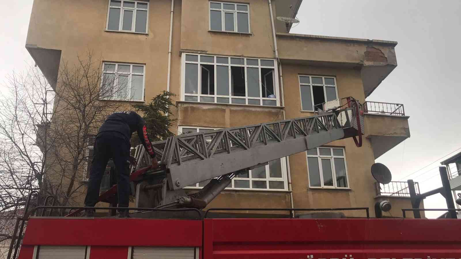 Edirne’nin Uzunköprü ilçesinde bacadan çıkan yangın evde hasara neden oldu. Yangın, ilçede bulunan Mareşal Fevzi Çakmak Mahallesi Arif Yayalar ...