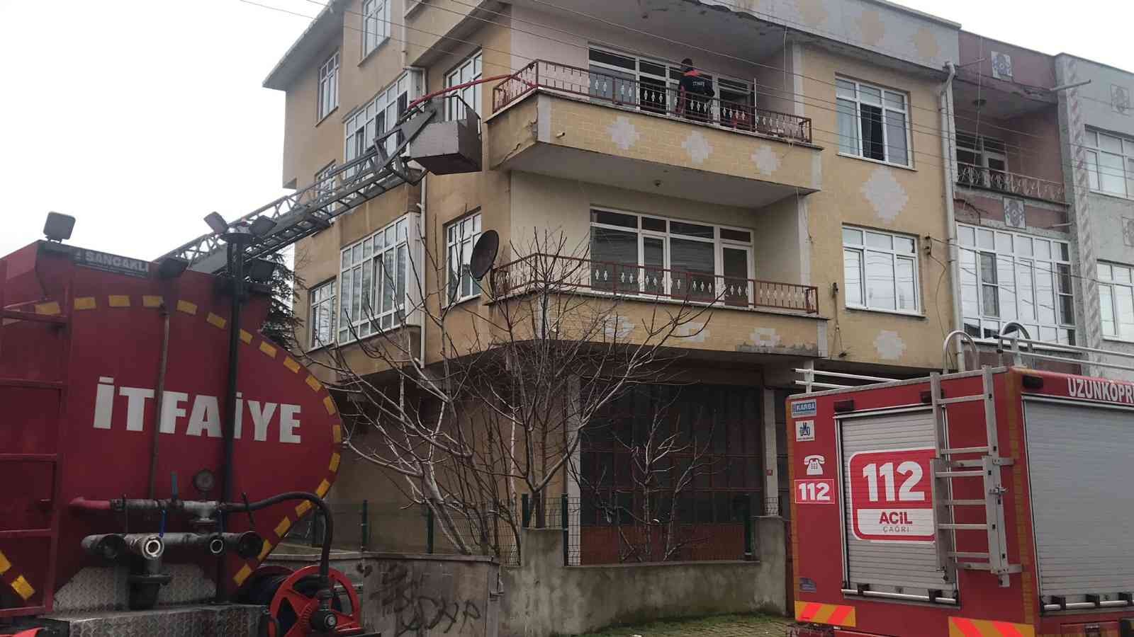 Edirne’nin Uzunköprü ilçesinde bacadan çıkan yangın evde hasara neden oldu. Yangın, ilçede bulunan Mareşal Fevzi Çakmak Mahallesi Arif Yayalar ...