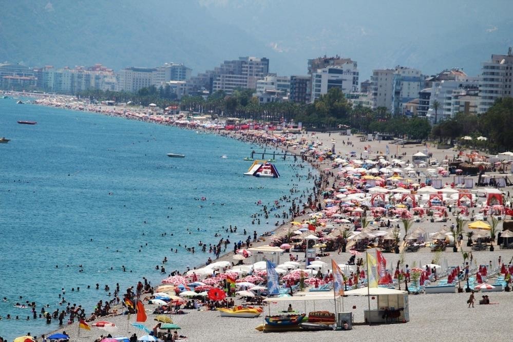 Kültür ve Turizm Bakanlığı‘nın verilerine göre, Ocak ayında Türkiye’ye gelen turist sayısı geçen yılın aynı ayına göre yüzde 151,4 artarak 1 ...