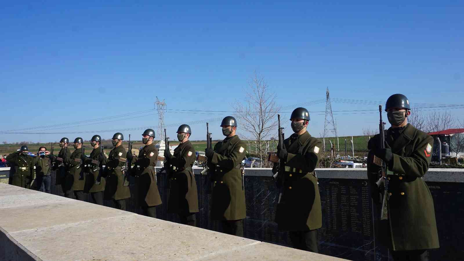 Edirne’de 18 Mart Çanakkale Zaferi ve Şehitleri Anma Günü’nde düzenlenen törende şehitler anıldı. Çanakkale Deniz Zaferi nedeniyle yurdun her ...