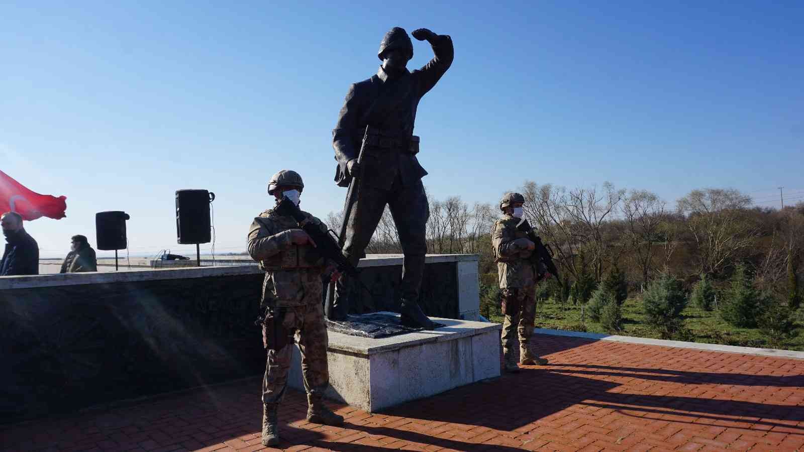 Edirne’de 18 Mart Çanakkale Zaferi ve Şehitleri Anma Günü’nde düzenlenen törende şehitler anıldı. Çanakkale Deniz Zaferi nedeniyle yurdun her ...