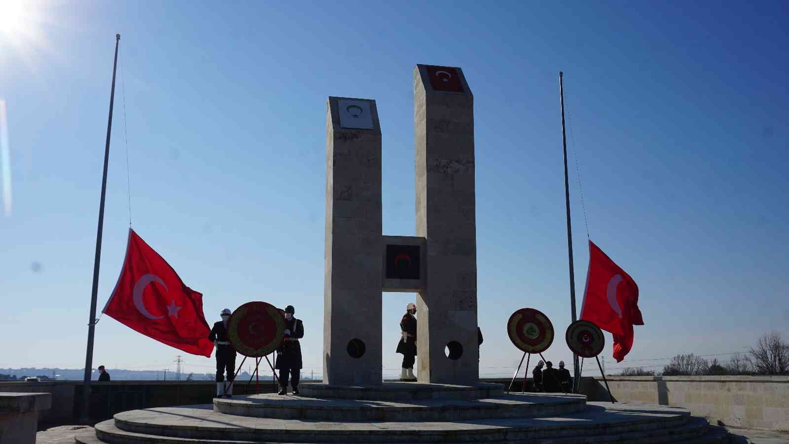 Edirne’de 18 Mart Çanakkale Zaferi ve Şehitleri Anma Günü’nde düzenlenen törende şehitler anıldı. Çanakkale Deniz Zaferi nedeniyle yurdun her ...