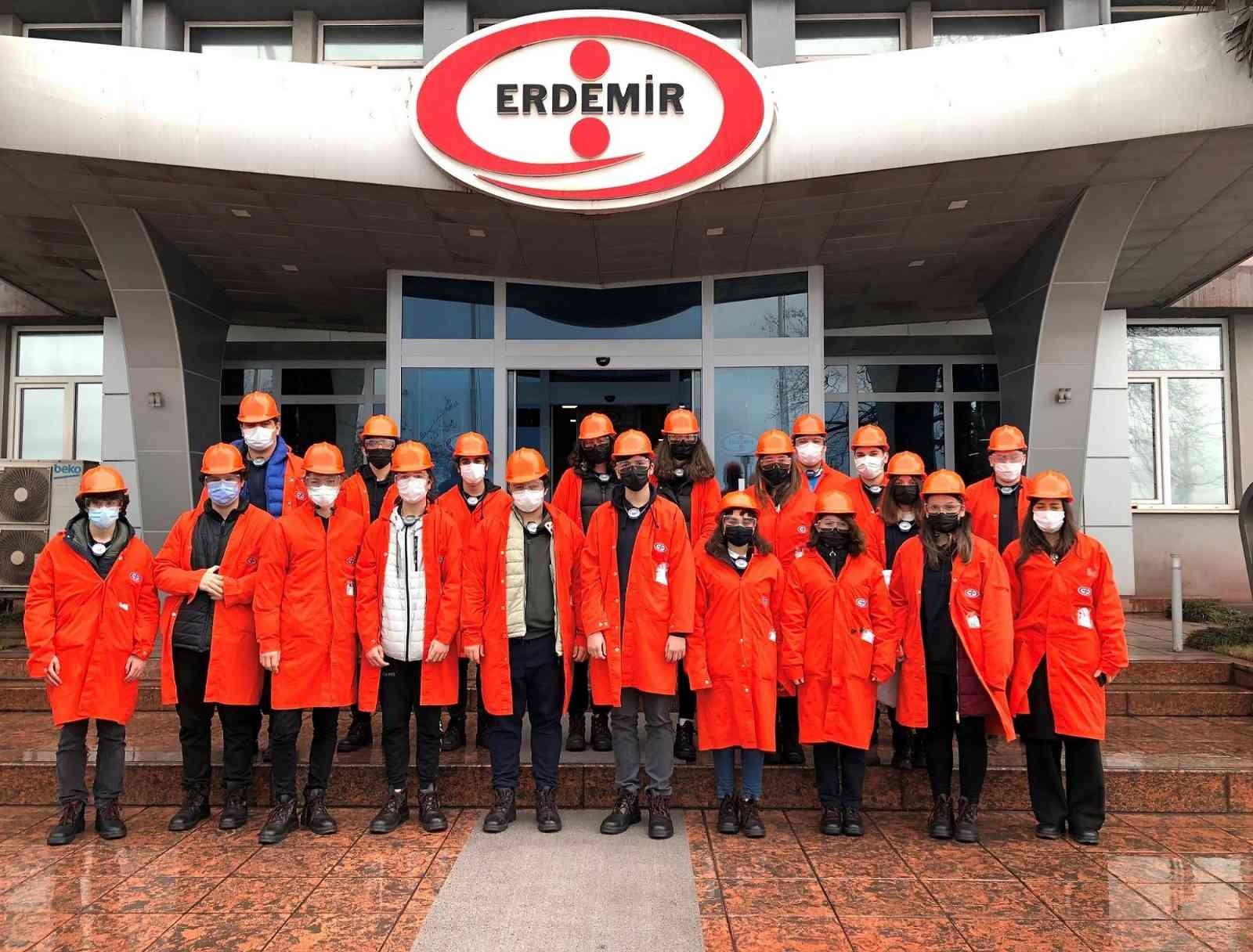 Çelik üreticisi Erdemir, Zonguldak İl Milli Eğitim Müdürlüğü tarafından başlatılan “Şehrimin Hikayesinde Ben de Varım Projesi” kapsamında lise ...