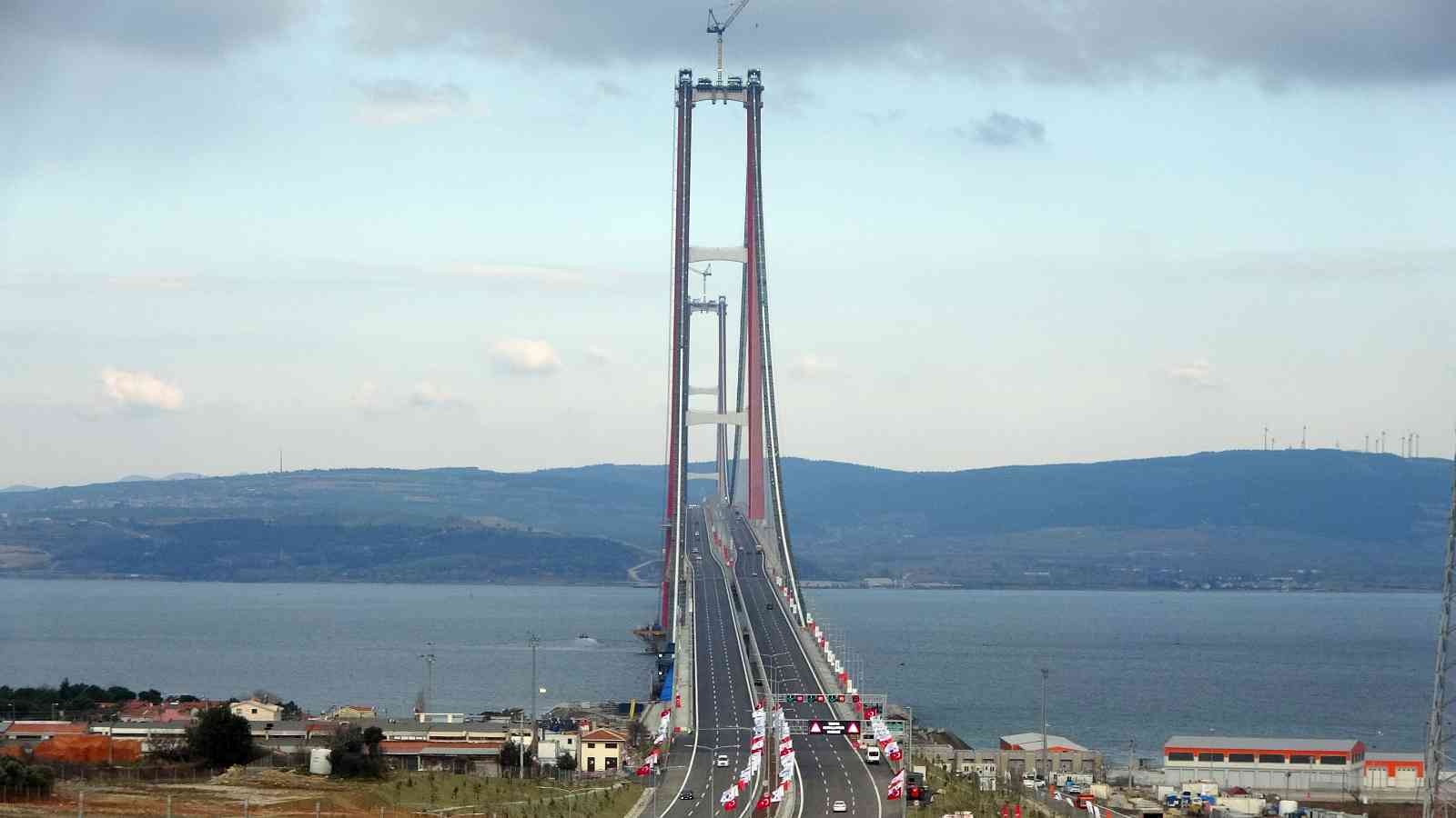 Dünyanın en uzun orta açıklığına sahip 1915 Çanakkale Köprüsü ve bağlantı otoyollarında gece yarısı bir haftalık ücretsiz geçiş süre sona erdi ...