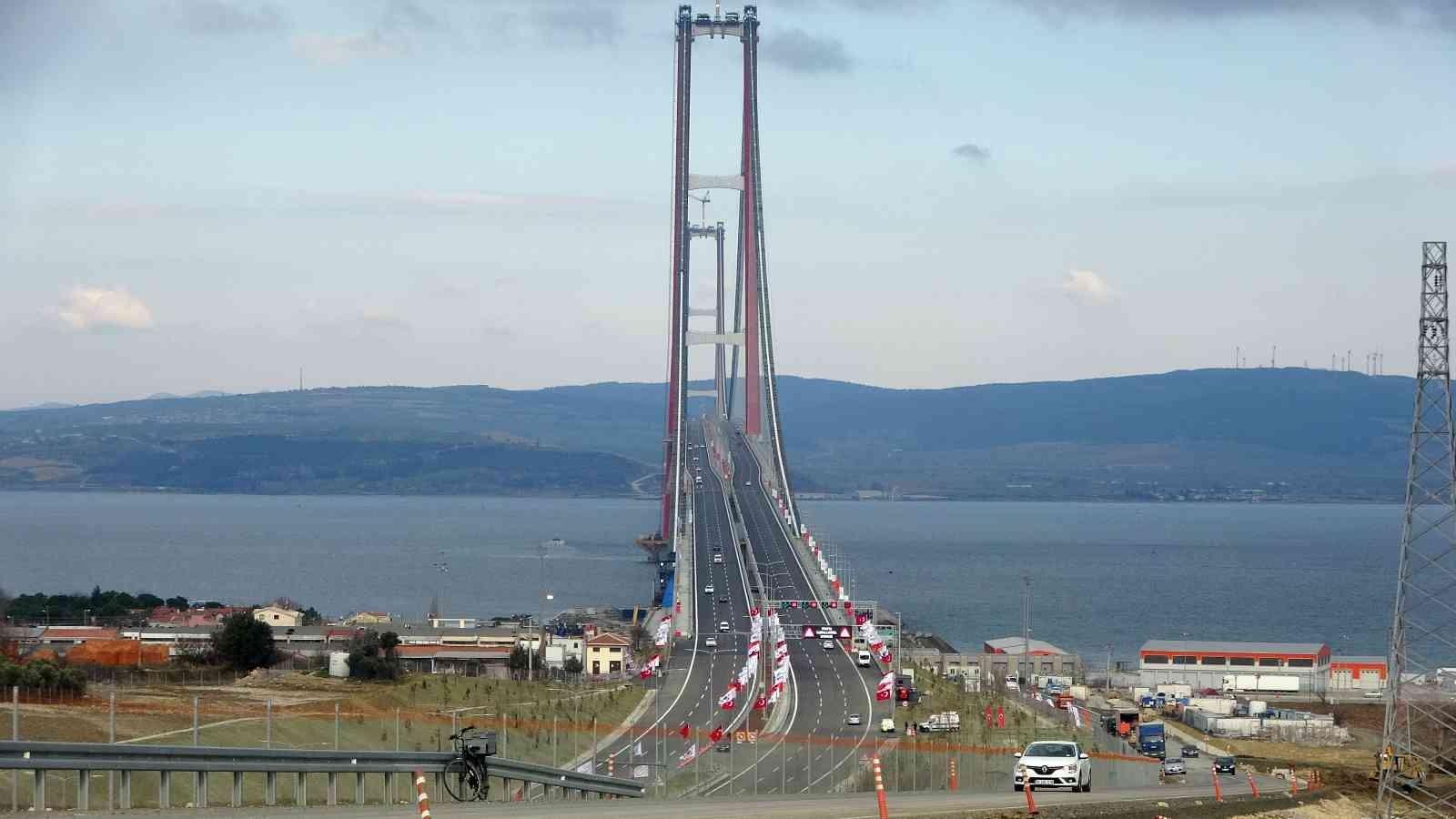 Dünyanın en uzun orta açıklığına sahip 1915 Çanakkale Köprüsü ve bağlantı otoyollarında gece yarısı bir haftalık ücretsiz geçiş süre sona erdi ...