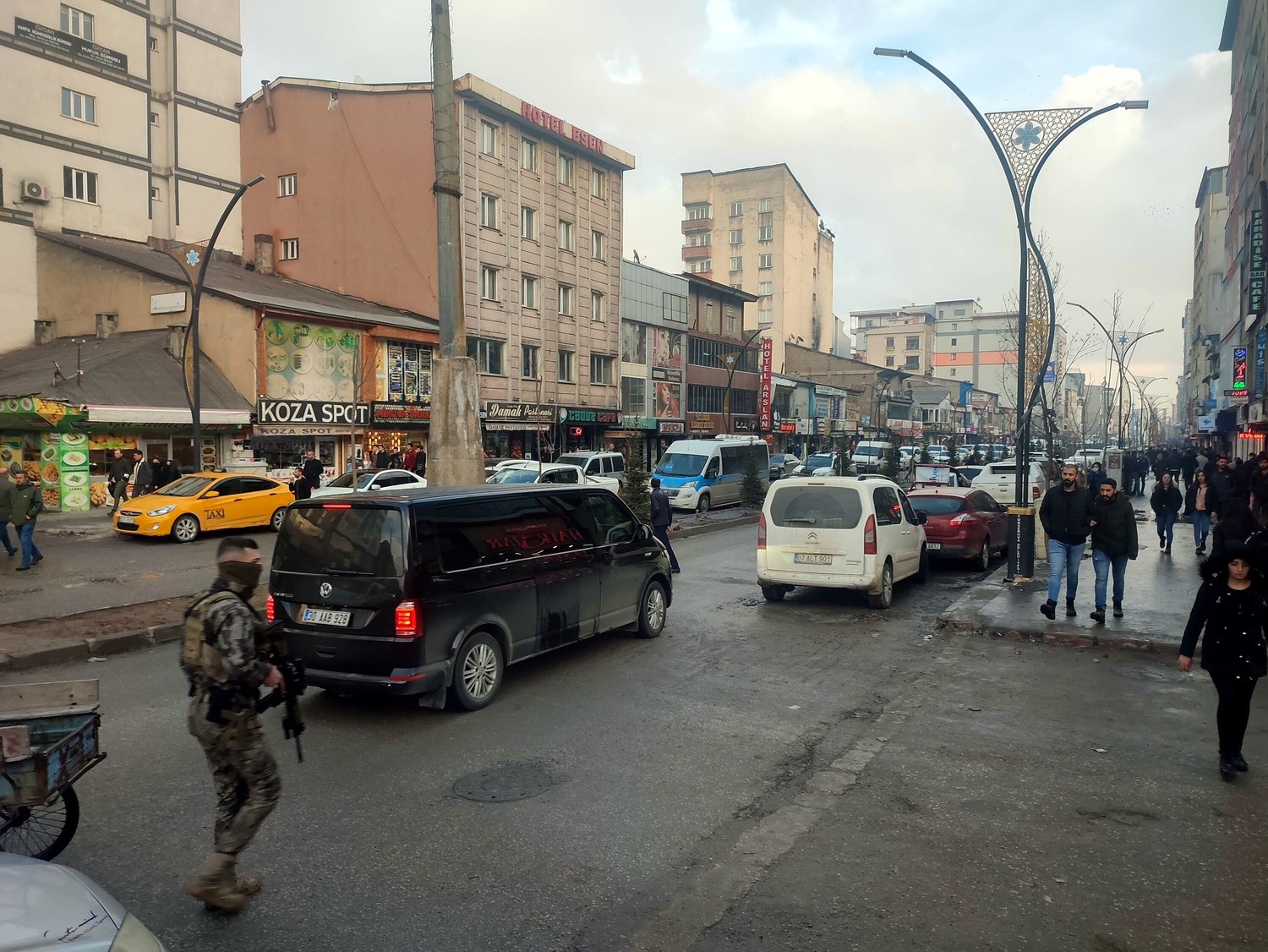 Bahçeşehir Uğur Eğitim Kurumları Başkanı (BUEK) Enver Yücel, uzun yıllar hayalini kurduğu, konumu nedeniyle stratejik öneme sahip Hakkari’nin ...