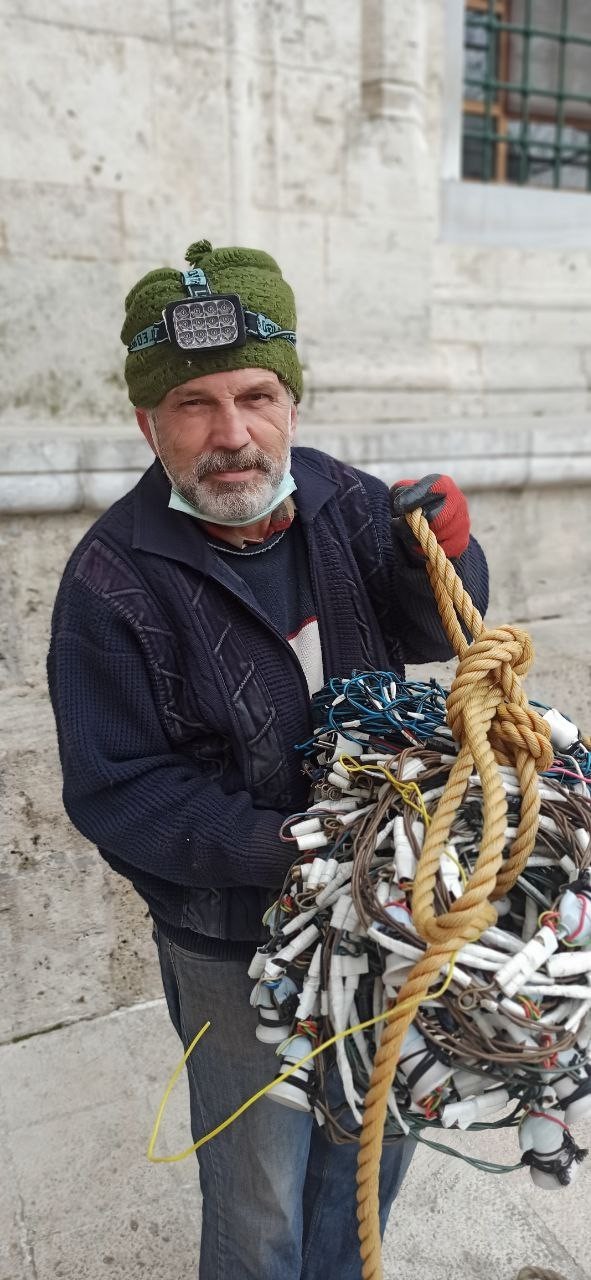 İslamiyetin en büyük 5 mabedi arasında gösterilen 623 yıllık Bursa Ulu Cami’ye Ramazan mahyası asılmaya başlandı. Bu yıl iman, istikamet ve ...