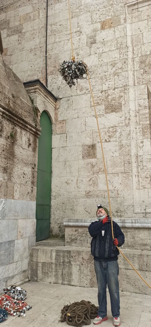 İslamiyetin en büyük 5 mabedi arasında gösterilen 623 yıllık Bursa Ulu Cami’ye Ramazan mahyası asılmaya başlandı. Bu yıl iman, istikamet ve ...