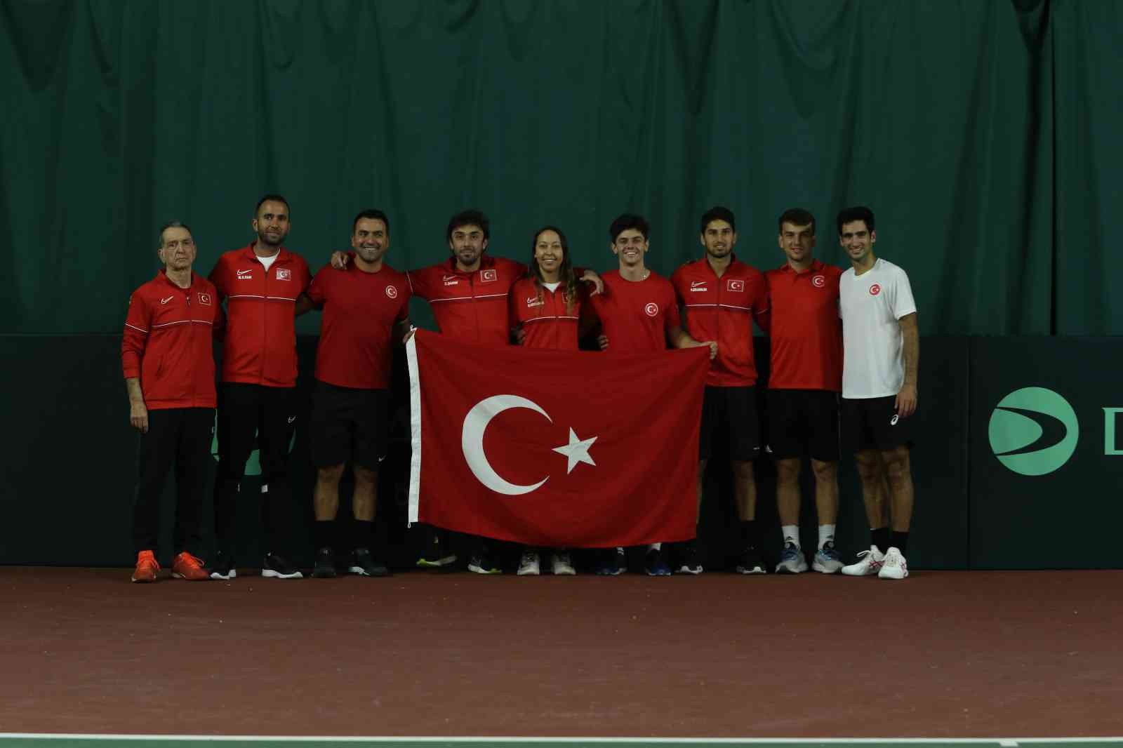 A Milli Erkek Tenis Takımı, 4-5 Mart tarihlerinde Özbekistan’ın başkenti Taşkent’te düzenlenen Davis Cup Dünya Grubu I Play-Off serisinde ...