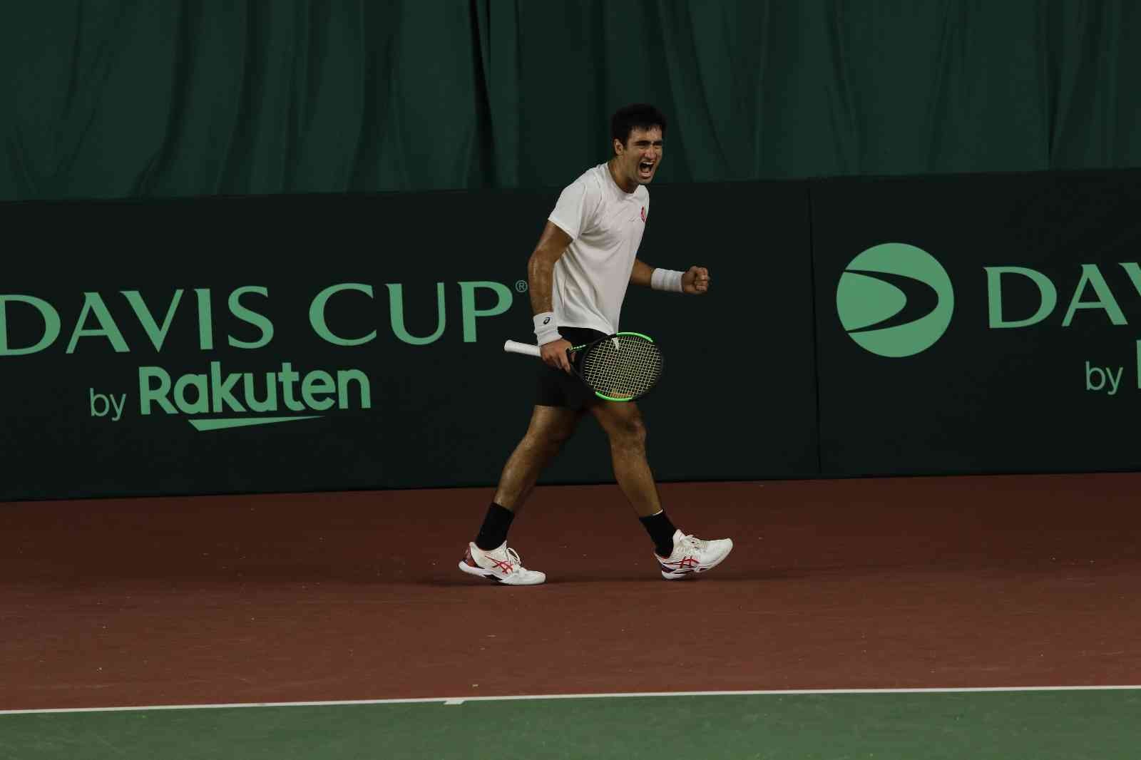 A Milli Erkek Tenis Takımı, 4-5 Mart tarihlerinde Özbekistan’ın başkenti Taşkent’te düzenlenen Davis Cup Dünya Grubu I Play-Off serisinde ...