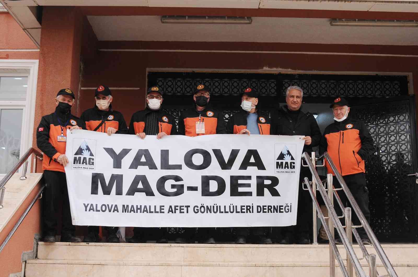 Yalova Mahalle Afet Gönüllüleri Derneği verdikleri eğitimlerle hayat kurtarmayı hedefliyor. Mahalle Afet Gönüllüleri Derneği, Yalova’da 9 mahalle ...