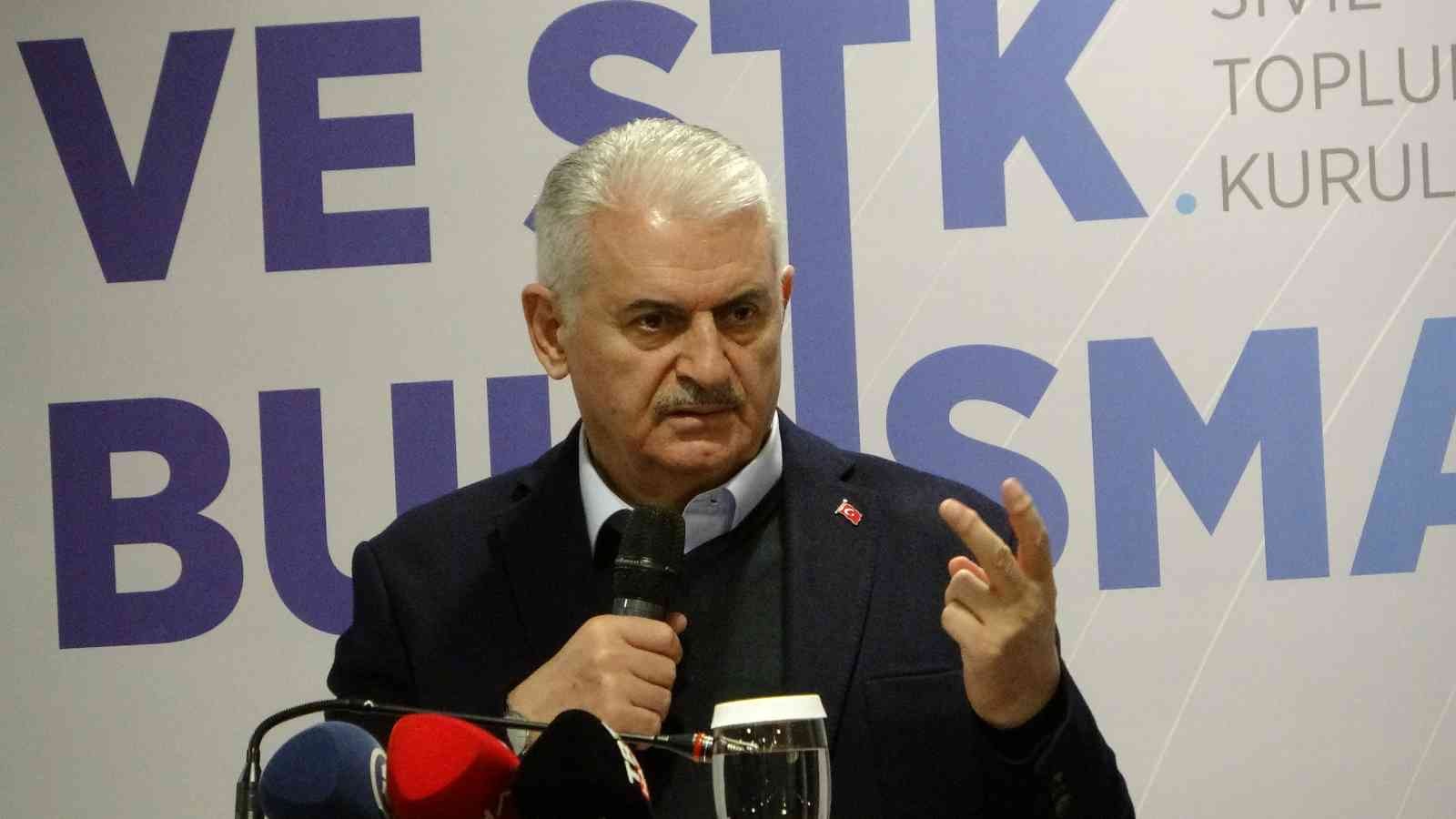 Adalet ve Kalkınma Partisi (AK Parti) Genel Başkan Vekili Binali Yıldırım, partisinin Tekirdağ İl Başkanlığı’nca Çorlu’da düzenlenen toplantıda ...