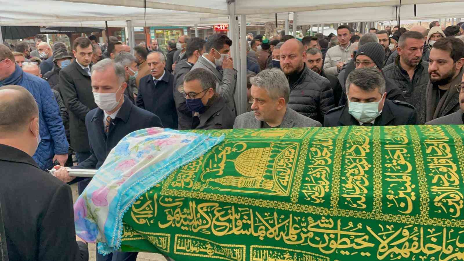 AK Parti MKYK üyesi ve Bursa İl eski Başkanı Ayhan Salman’ın annesi Gülten Salman (80) vefat etti. Merhumenin cenazesi İshakpaşa Camii’nde ikindi ...