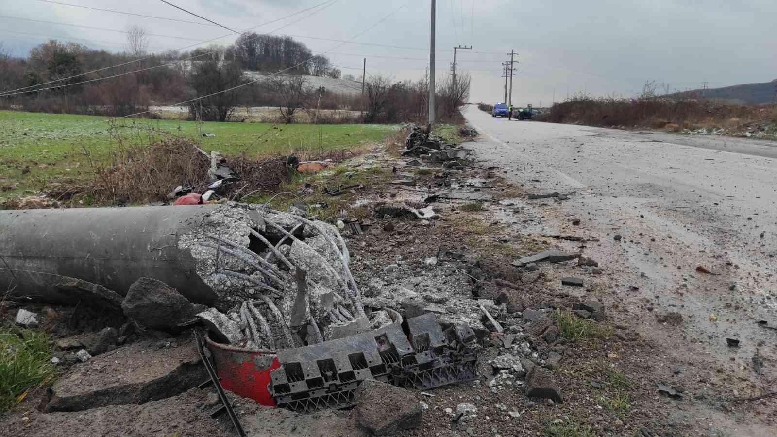 Bursa’da alkollü sürücünün direksiyon hakimiyetini kaybettiği otomobil direğe çarptı. Kazada 2 kişi yaralandı. Kaza, Kestel ilçesi eski İnegöl ...