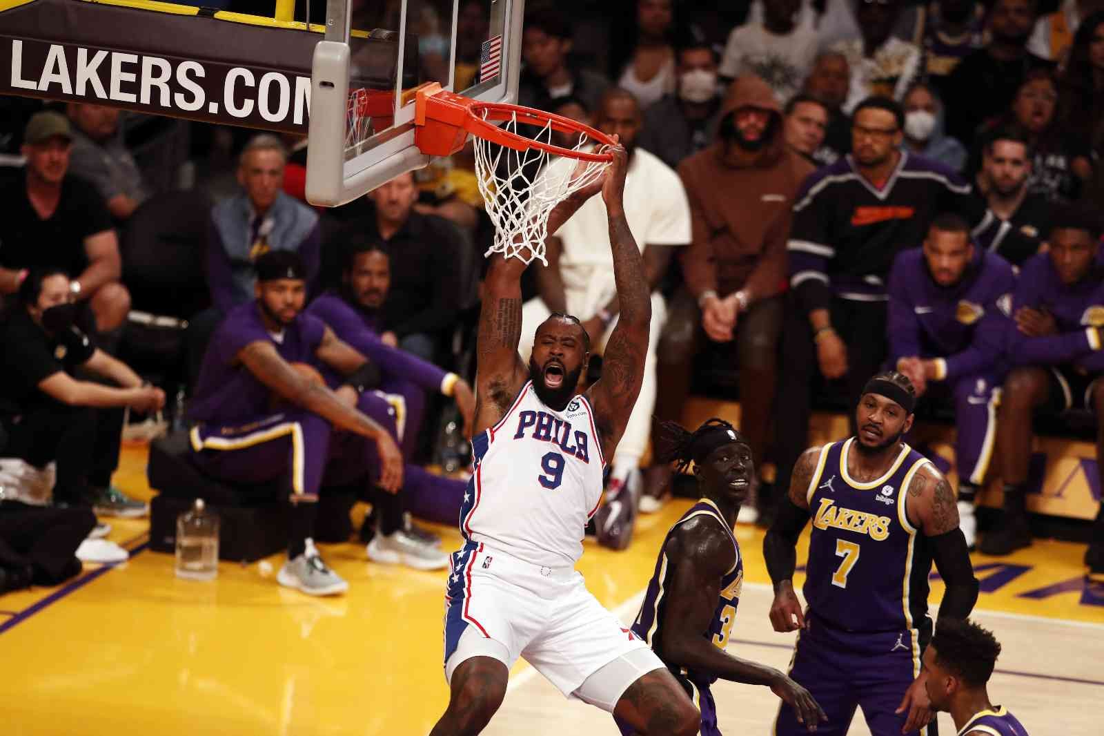 NBA’e gece oynanan 7 maçla devam edildi. Milli basketbolcular Alperen Şengün ve Furkan Korkmaz’ın takımları geceyi galibiyetle tamamladı. Doğu ...