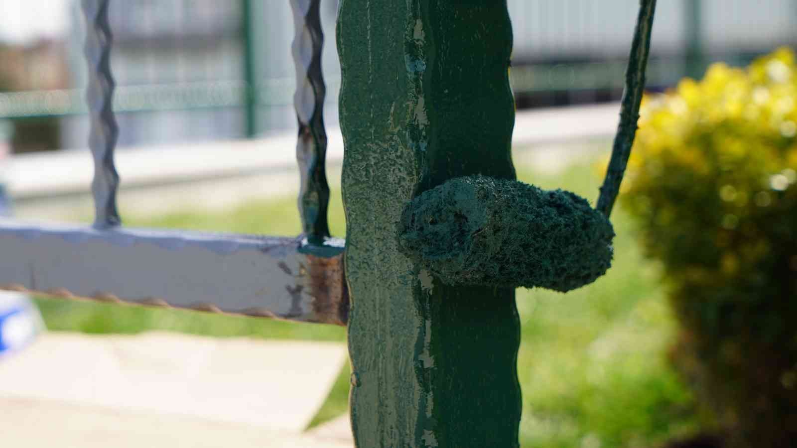 Altıeylül Belediyesi Park ve Bahçeler Müdürlüğü’ne bağlı ekipler ilçe genelinde bahar temizliğine başladı. Park ve Bahçeler Müdürlüğü’ne bağlı ...