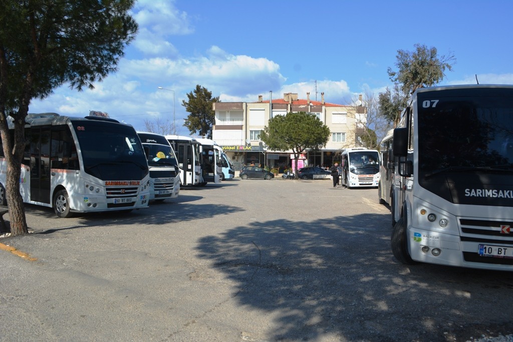 Balıkesir’in Ayvalık ilçesinde, şehir içi dolmuş fiyatlarına yüzde 33’e ulaşan zam yapıldı. Yapılan zam ile ilgili açıklamalarda bulunan Ayvalık ...