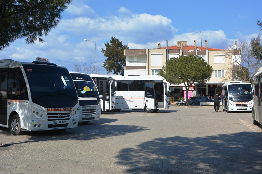 Balıkesir’in Ayvalık ilçesinde, şehir içi dolmuş fiyatlarına yüzde 33’e ulaşan zam yapıldı. Yapılan zam ile ilgili açıklamalarda bulunan Ayvalık ...