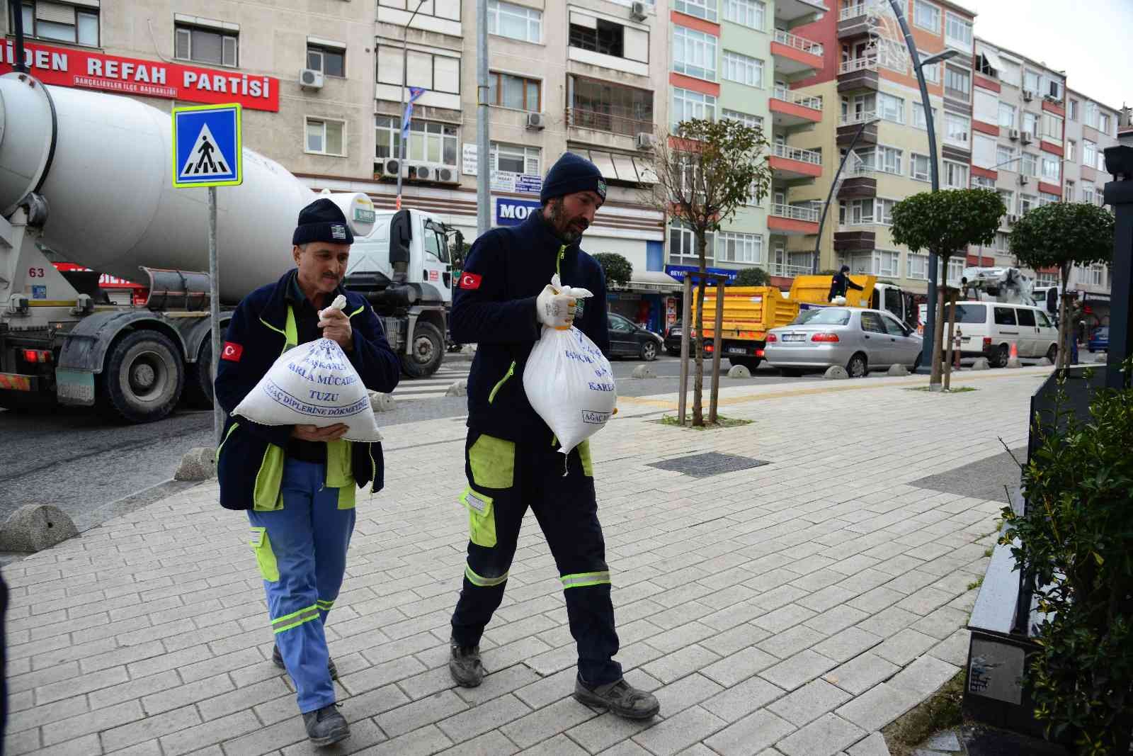 Bahçelievler Belediyesi, Meteoroloji Genel Müdürlüğü’nün kar yağışına ilişkin uyarıları ardından olumsuzluklara karşı hazırlıkları tamamladı ...