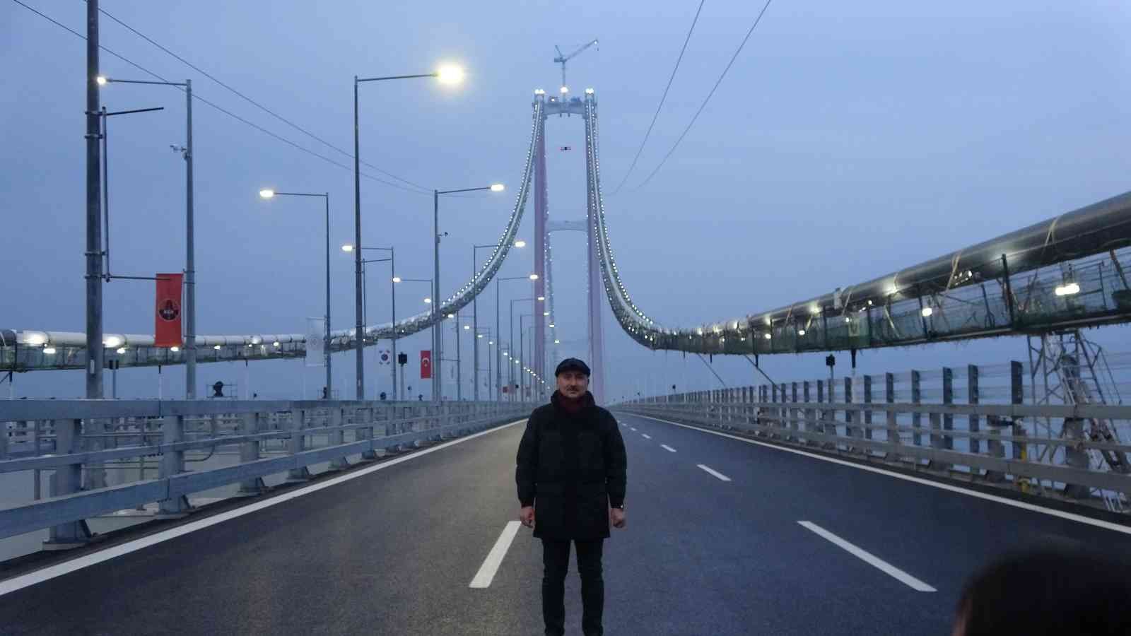 Ulaştırma ve Altyapı Bakanı Adil Karaismailoğlu, gün doğumunda 1915 Çanakkale Köprüsü üzerinden yürüyerek Avrupa’dan Asya’ya geçti. 18 Mart ...