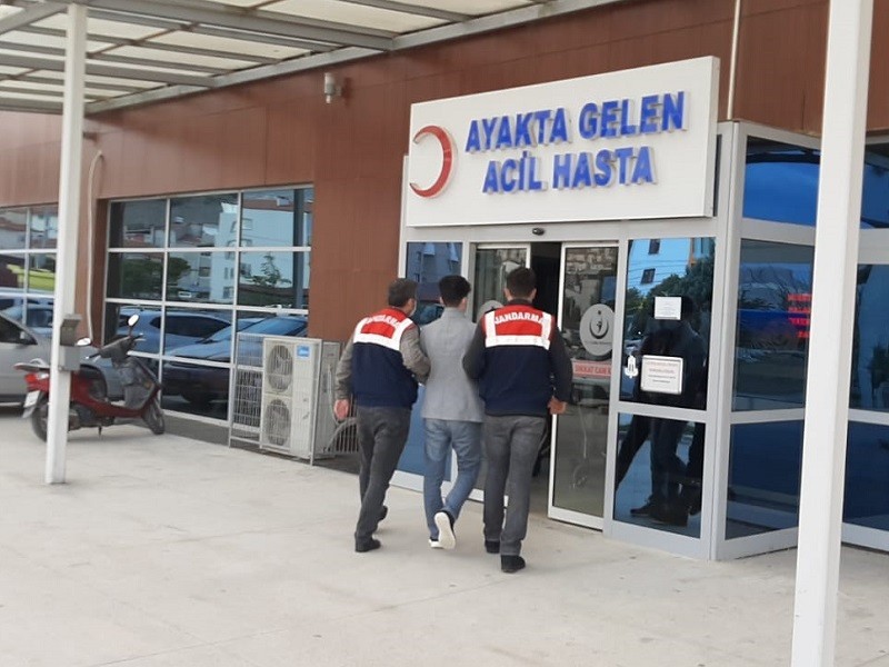 Balıkesir Jandarma İl Komutanlığına bağlı ekipler, Balıkesir merkezli düzenledikleri FETÖ/PDY operasyonunda 26 şüpheliyi gözaltına aldı ...