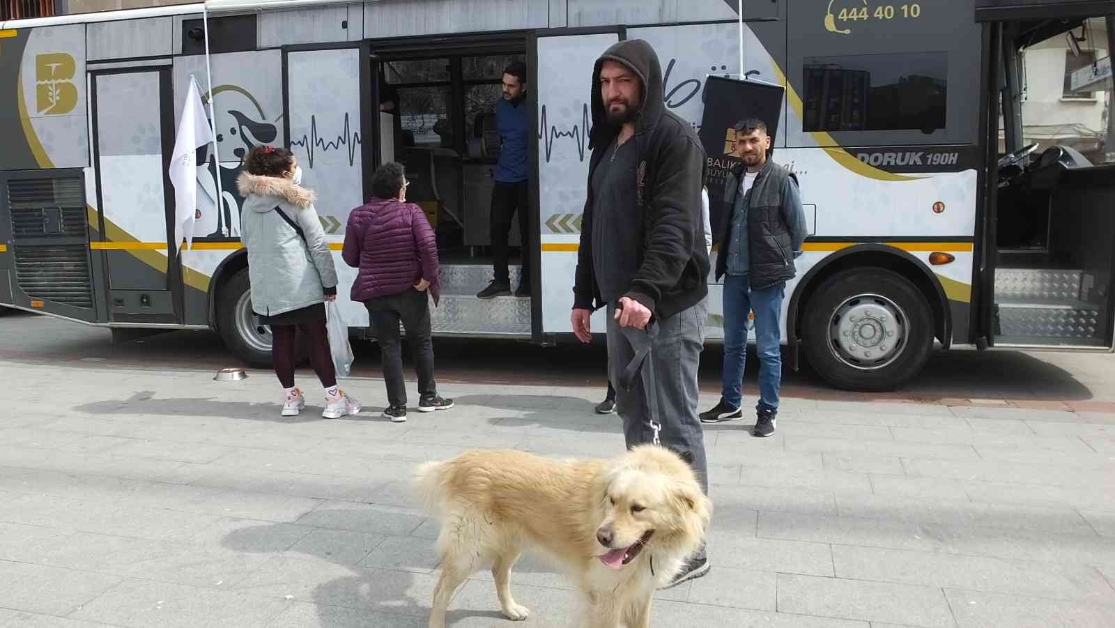 Burhaniye ilçesi, Balıkesir Büyükşehir Belediyesi’nin sokak hayvanlarına daha kaliteli ve ulaşılabilir bir hizmet sağlayabilmek oluşturduğu ...