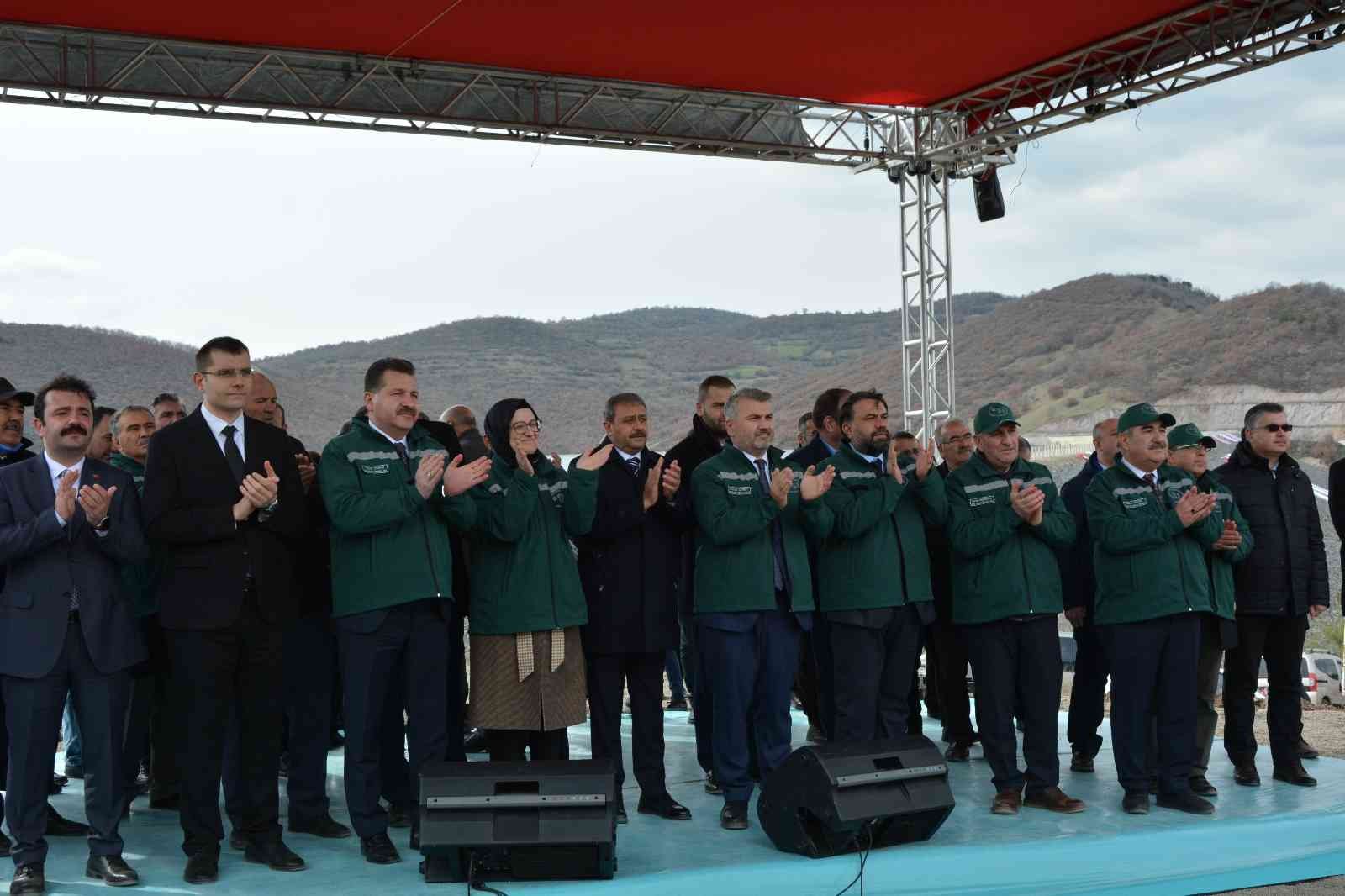 Balıkesir’de yapımı Devlet Su İşleri tarafından tamamlanan tesislerin açılışı Cumhurbaşkanı Yardımcısı Fuat Oktay’ın da canlı yayınla katıldığı ...