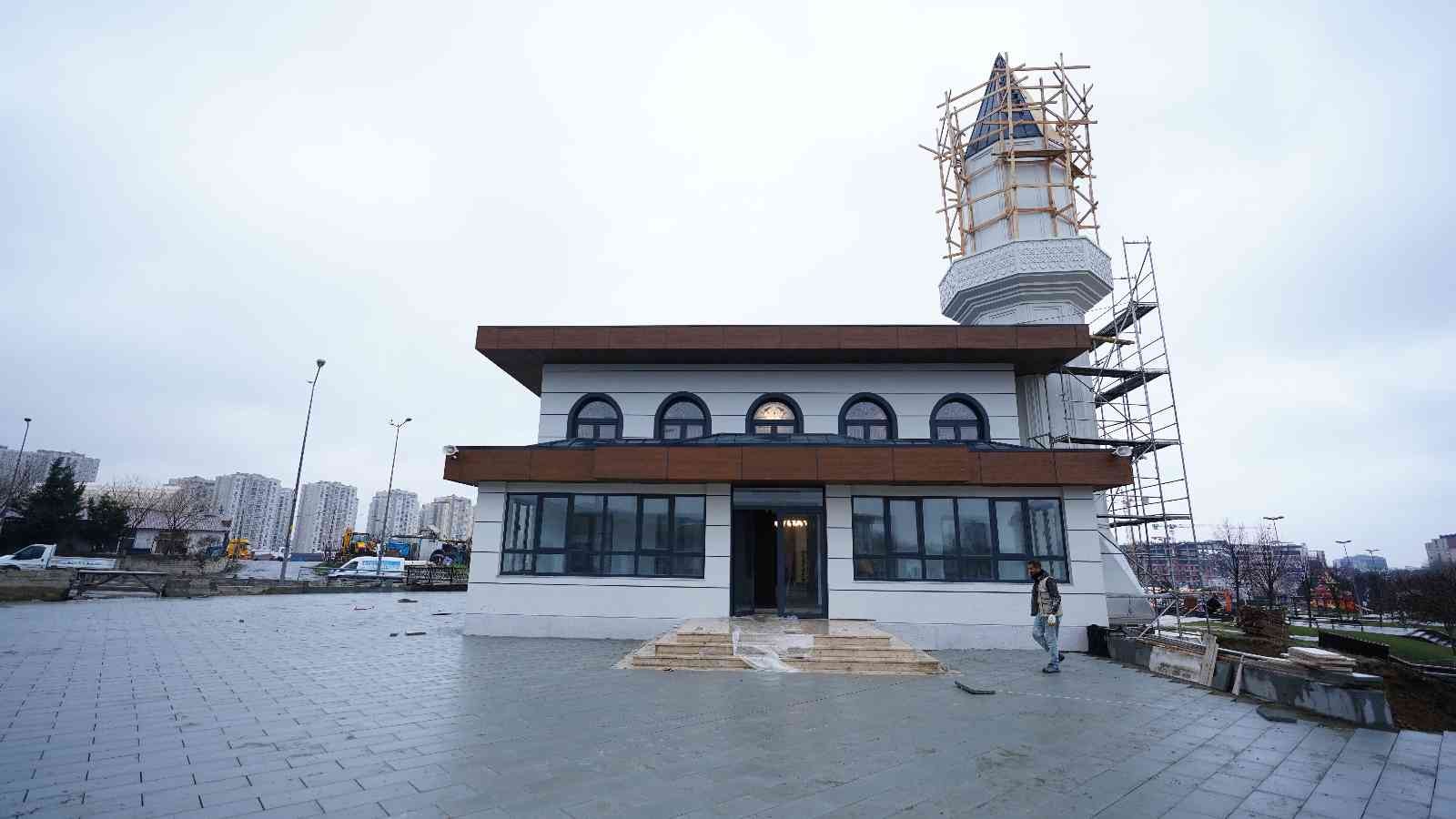 Başakşehir’de, hayırseverlerin desteğiyle inşa edilen Şinasi Ünsal Camii ve Taziye Evi’nde sona gelindi. Bin 200 kişinin aynı anda ibadet ...