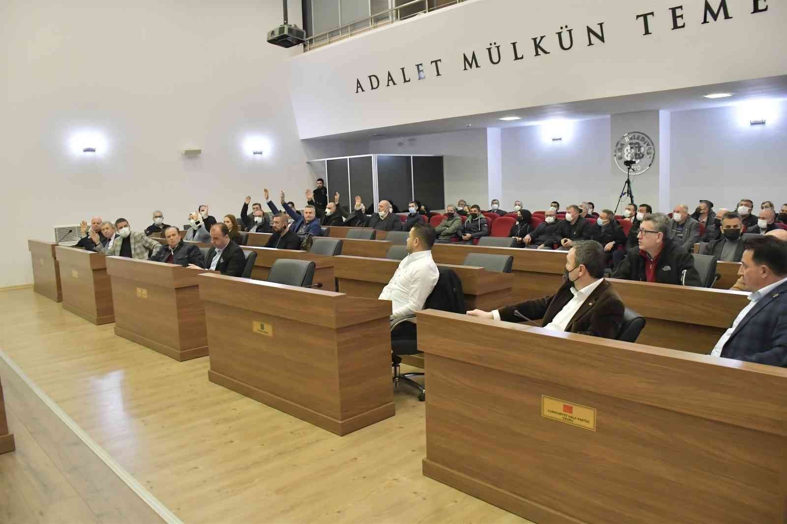 Biga Belediyesi Meclisi, Mart ayı olağan meclisindeki gündem maddelerini görüşmek için toplandı. Başkan Erdoğan, imar değişikliğini kapsayan ...