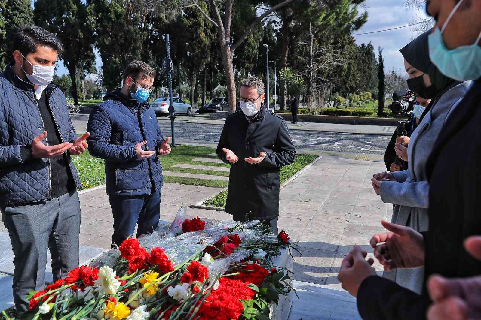 Başakşehir Belediye Başkanı Yasin Kartoğlu, İstiklal Marşı’nın kabulünün 101’inci yıl dönümünde Mehmet Akif Ersoy’u andı. İstiklal Marşı’nın ilk ...