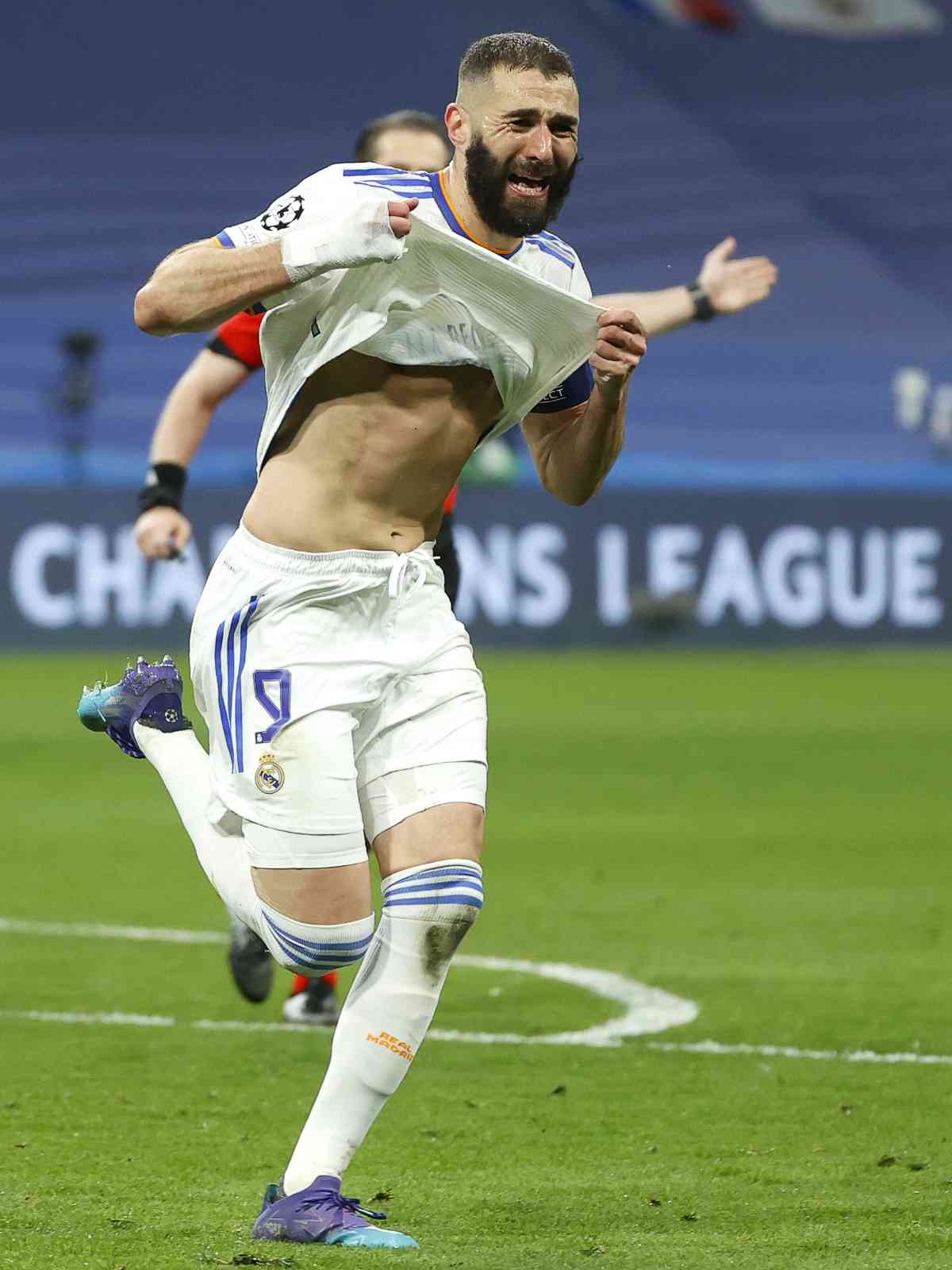 UEFA Şampiyonlar Ligi Son 16 Turu rövanşında Real Madrid, Karim Benzema’nın hat-trick yaptığı maçta Paris Saint-Germain’i 3-1 mağlup ederek ...