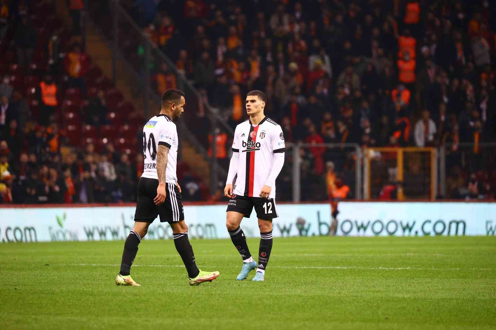 Süper Lig’in 29. haftasında Galatasaray deplasmanında boy gösteren Beşiktaş, rakibine 2-1 mağlup olarak bu sezon ilk derbi yenilgisini aldı. Spor ...