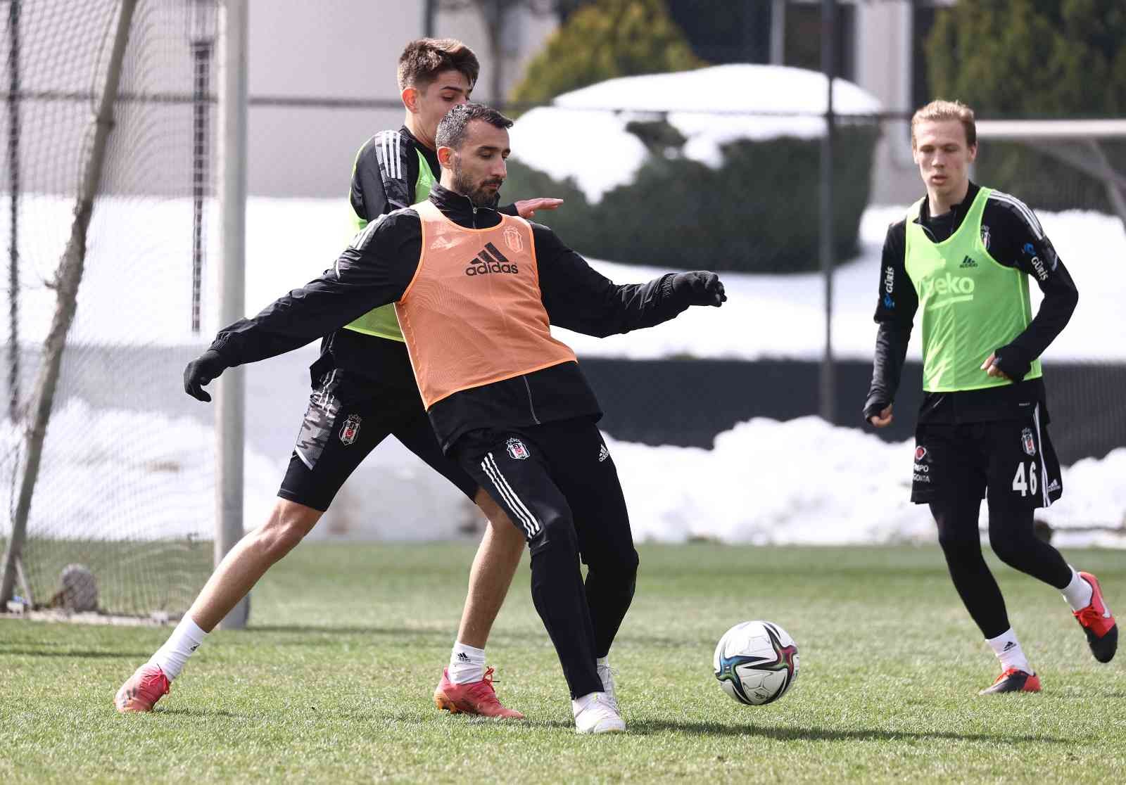 Beşiktaş, Spor Toto Süper Lig’in 30. haftasında sahasında Hatayspor ile oynayacağı maçın hazırlıklarına ara vermeden başladı. Teknik Direktör ...