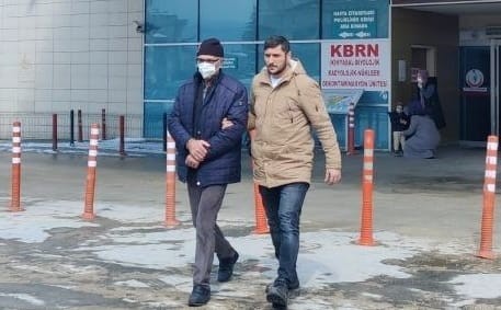 Bursa’nın İnegöl ilçesinde yaşlı adamın bıçaklayarak öldürdüğü genç adam gözyaşları arasında defnedildi. Olay, cuma gecesi saat 02.00 sıralarında ...