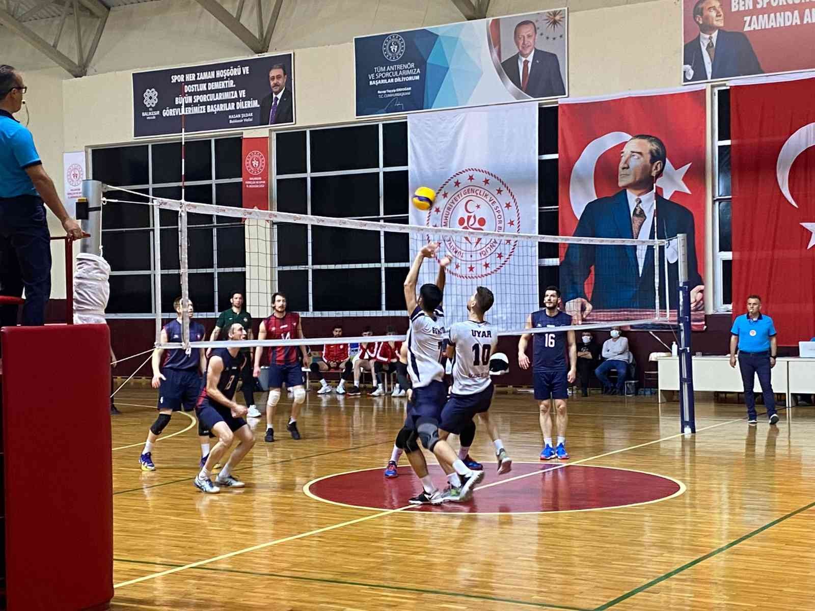 TVF Erkekler Alpaslan Endüstri Erkekler 1. Ligi’nde mücadele eden Bigadiç Belediyespor, A Grubu 19. hafta maçında, kendi evinde Hekimoğlu Bursa ...