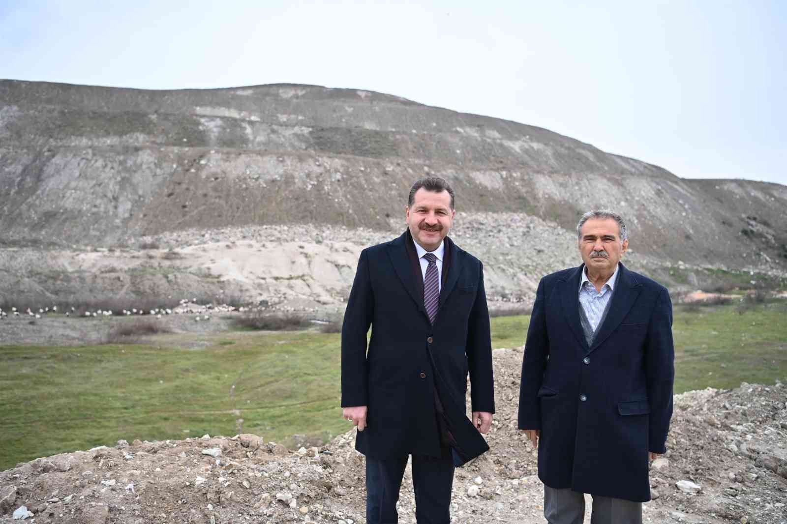 Balıkesir Büyükşehir Belediyesi ve Bigadiç Belediyesi, Afrika’dan Avrupa’ya göç eden leylekler için 6 ayrı “Göç Yolu Acil İniş Pisti” oluşturdu ...