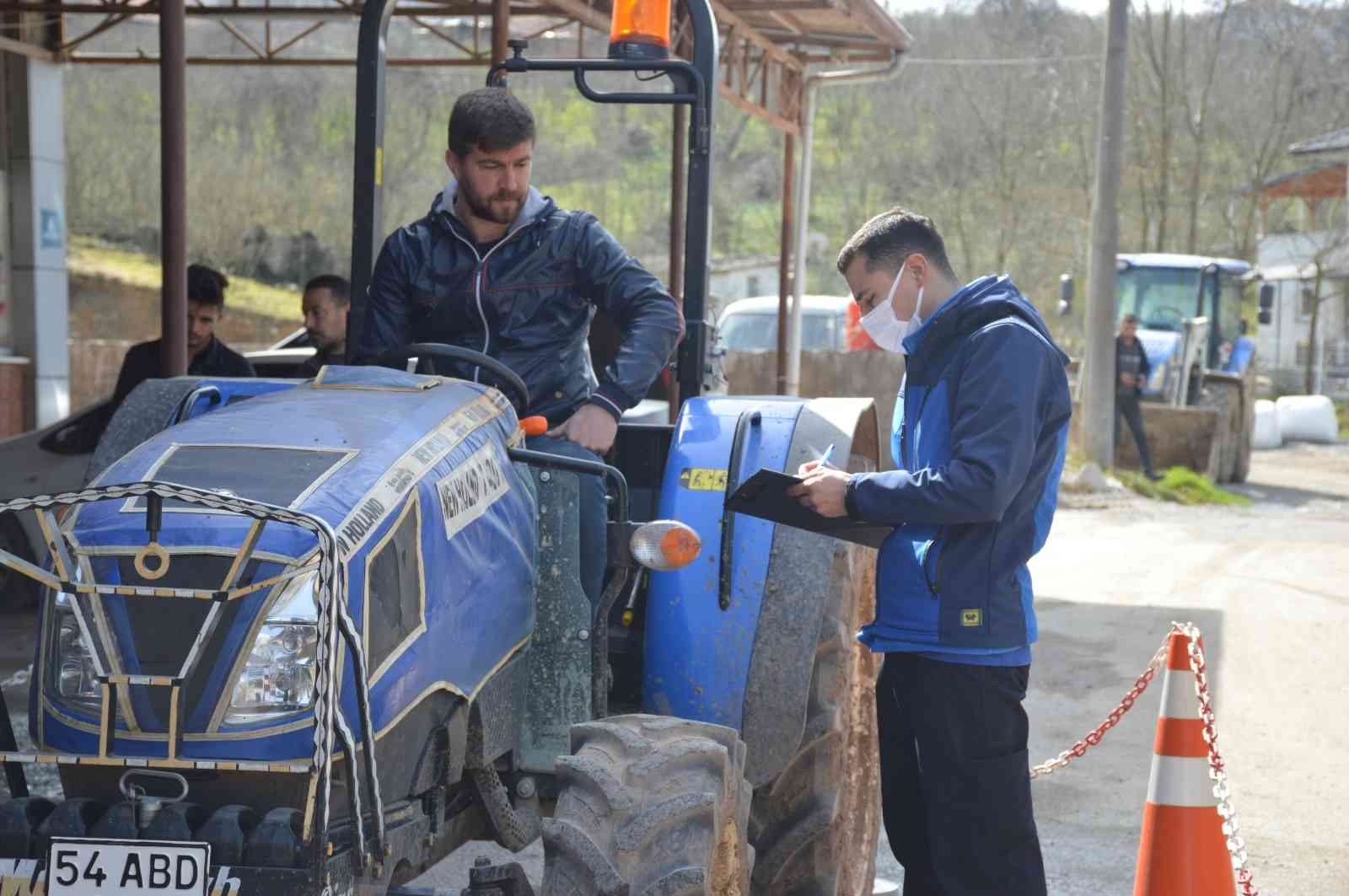 Sakarya’nın Karasu ilçesi Limandere Mahallesi’nde kurulan mobil traktör muayene istasyonu ile 10 mahalleye hizmet veriliyor. Çiftçiler ve traktör ...