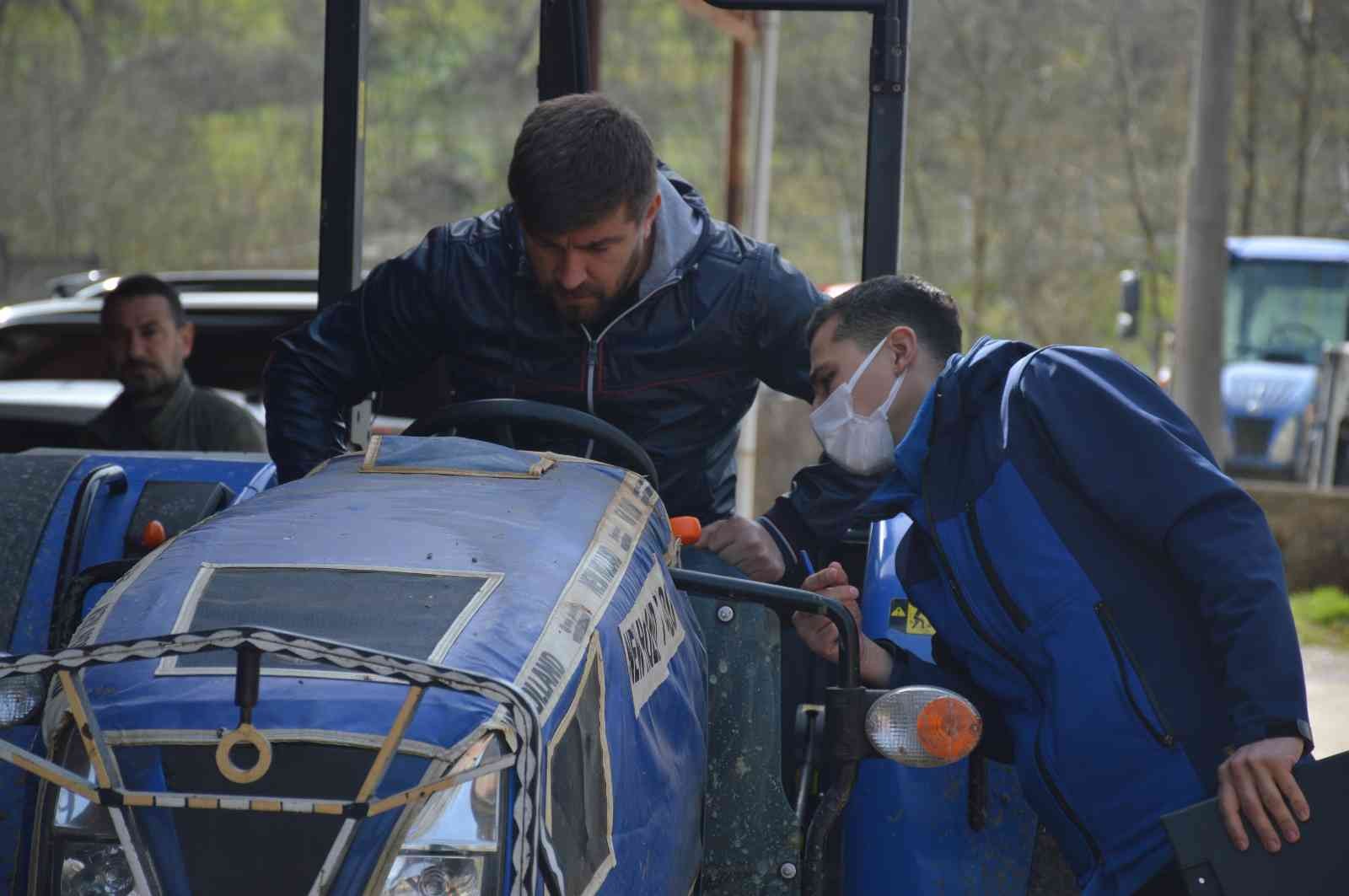 Sakarya’nın Karasu ilçesi Limandere Mahallesi’nde kurulan mobil traktör muayene istasyonu ile 10 mahalleye hizmet veriliyor. Çiftçiler ve traktör ...