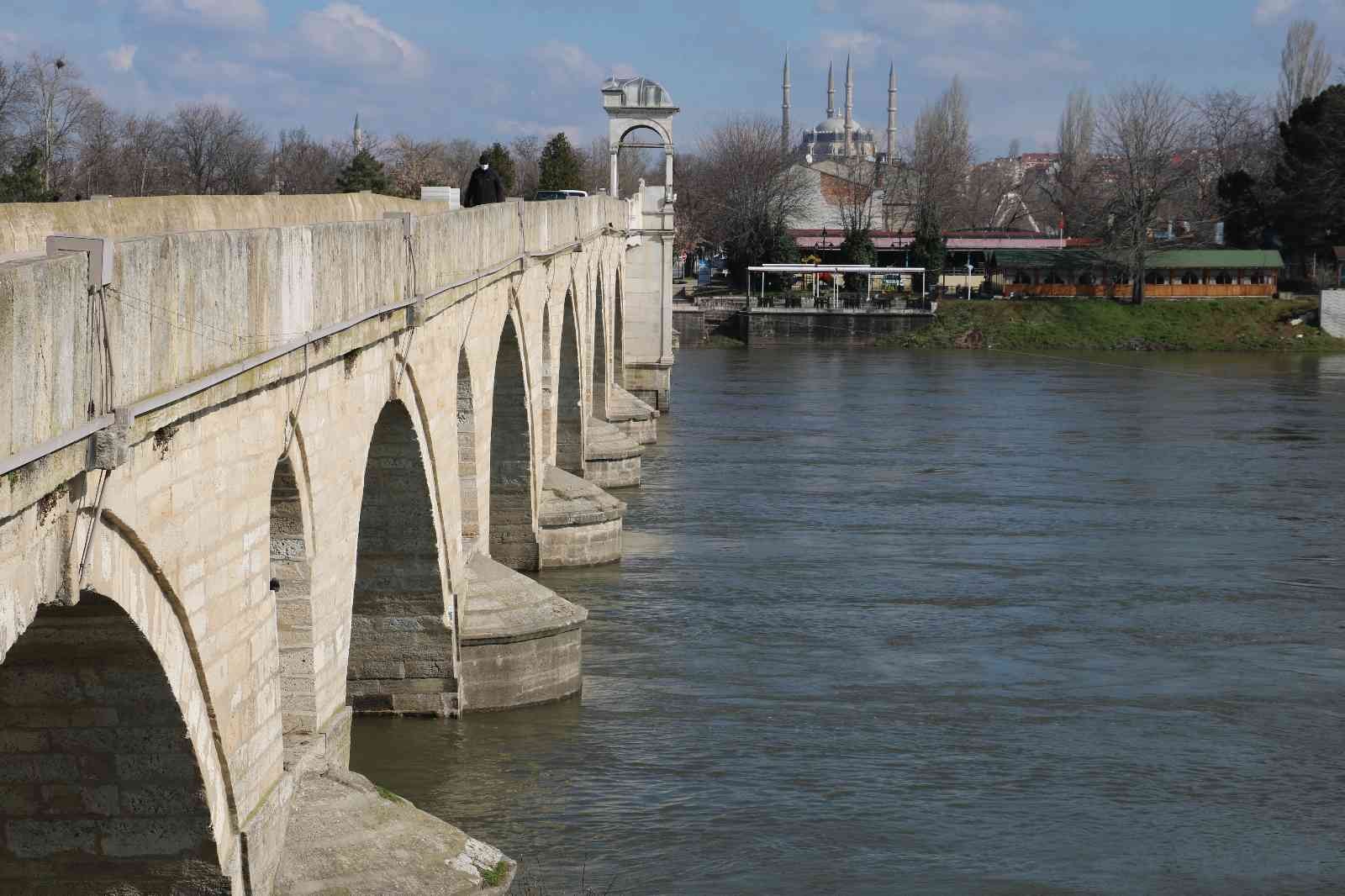 Bulgaristan’da karların erimeye başlamasının ardından kaynağını Bulgaristan’dan alan ve Edirne’den de geçen Meriç ve Tunca nehirlerinin debisinde ...