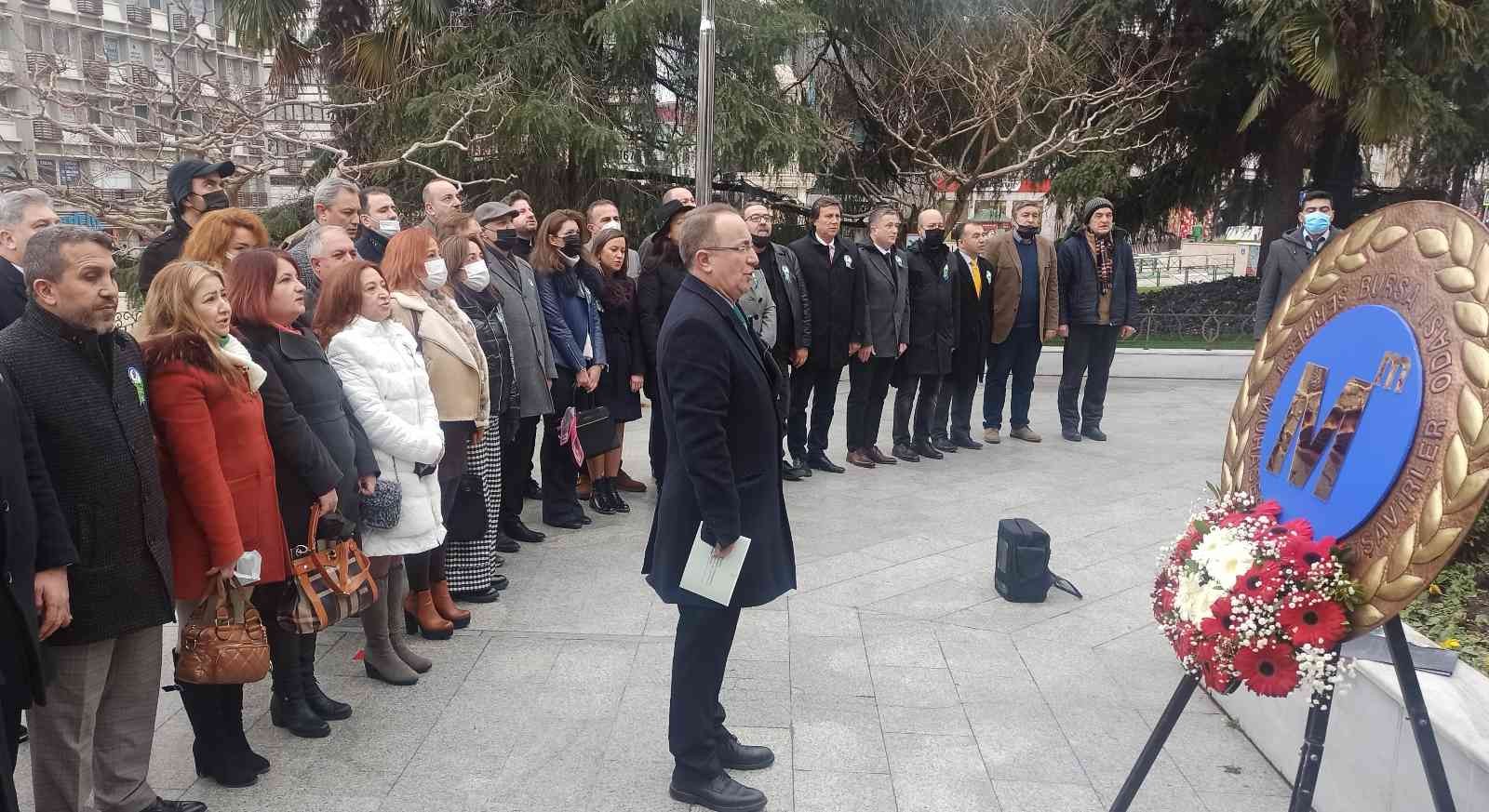 Bursa Serbest Muhasebeci Malî Müşavirler Odası, 1-7 Mart Muhasebe Haftası kutlamalarına Atatür heykeli önüne çelenk sunumuyla başladı. Oda ...