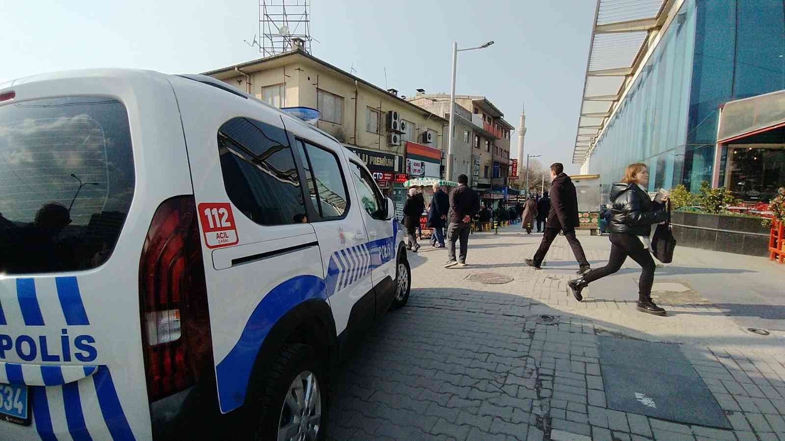 Bursa’da kimsesi olmadığı için otel odasında kaldığı iddia edilen 71 yaşındaki adam ölü bulundu. Merkez Osmangazi İlçesi Santral Garaj Mahallesi ...