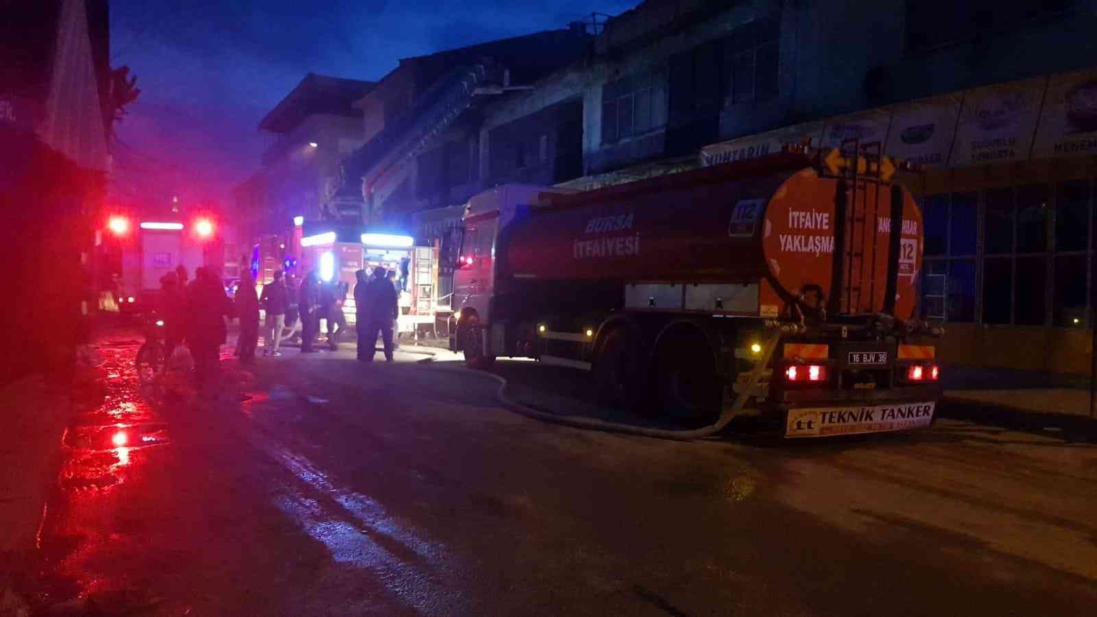 Bursa’nın İnegöl ilçesinde mobilya imalathanesinde çıkan yangın korkuya neden oldu. Edinilen bilgiye göre, Mahmudiye Mahallesi Fatih Caddesi ...