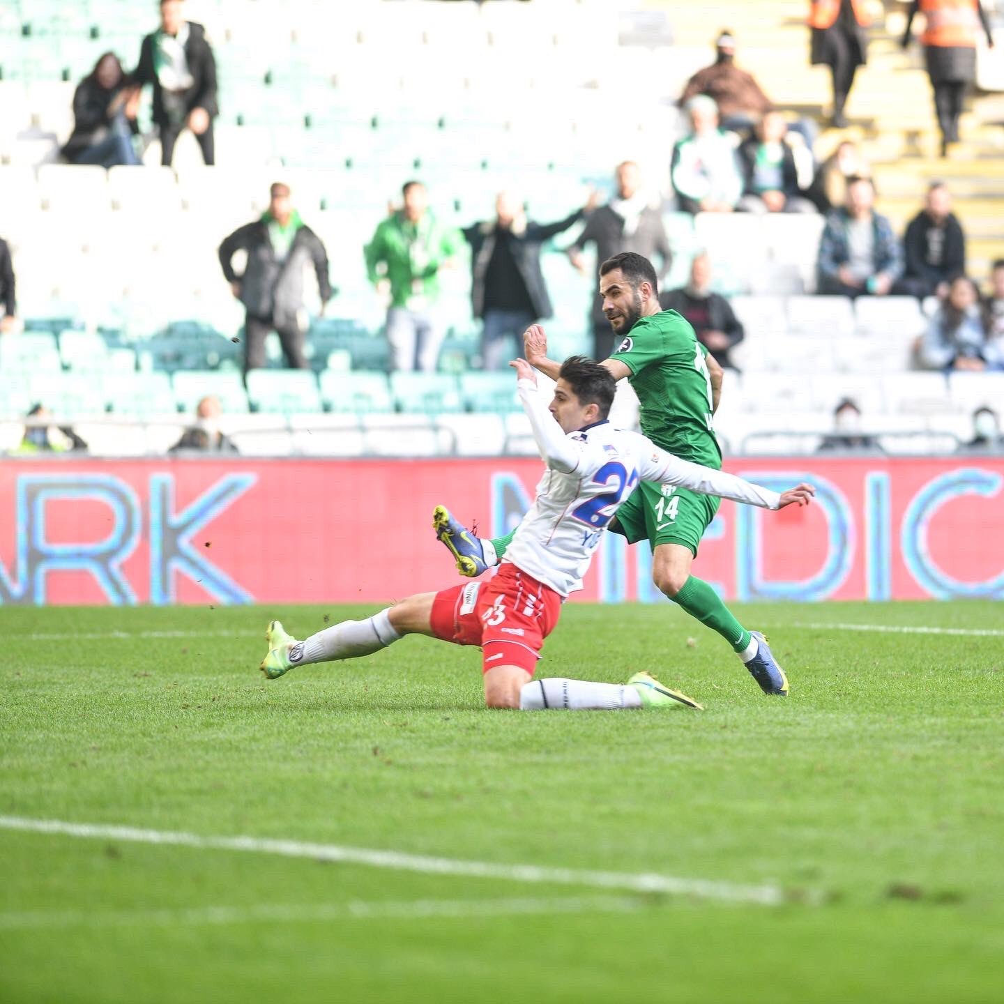 Türkiye Futbol Federasyonu’ndan (TFF) yapılan açıklamaya göre Bursaspor, 6 haftalık fikstürü belli oldu. 11-14 Mart tarihlerinde tüm yurtta ...